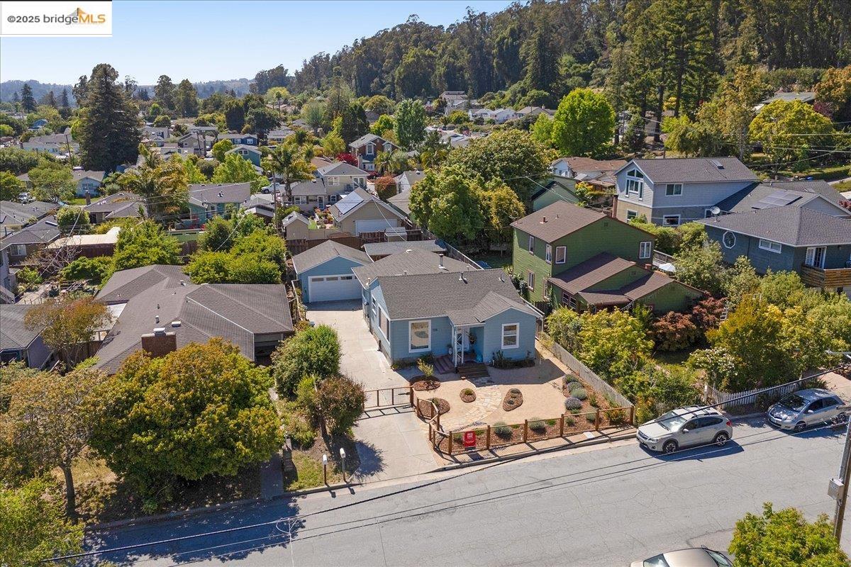 Detail Gallery Image 15 of 25 For 725 Trevethan Ave, Santa Cruz,  CA 95065 - 2 Beds | 1 Baths