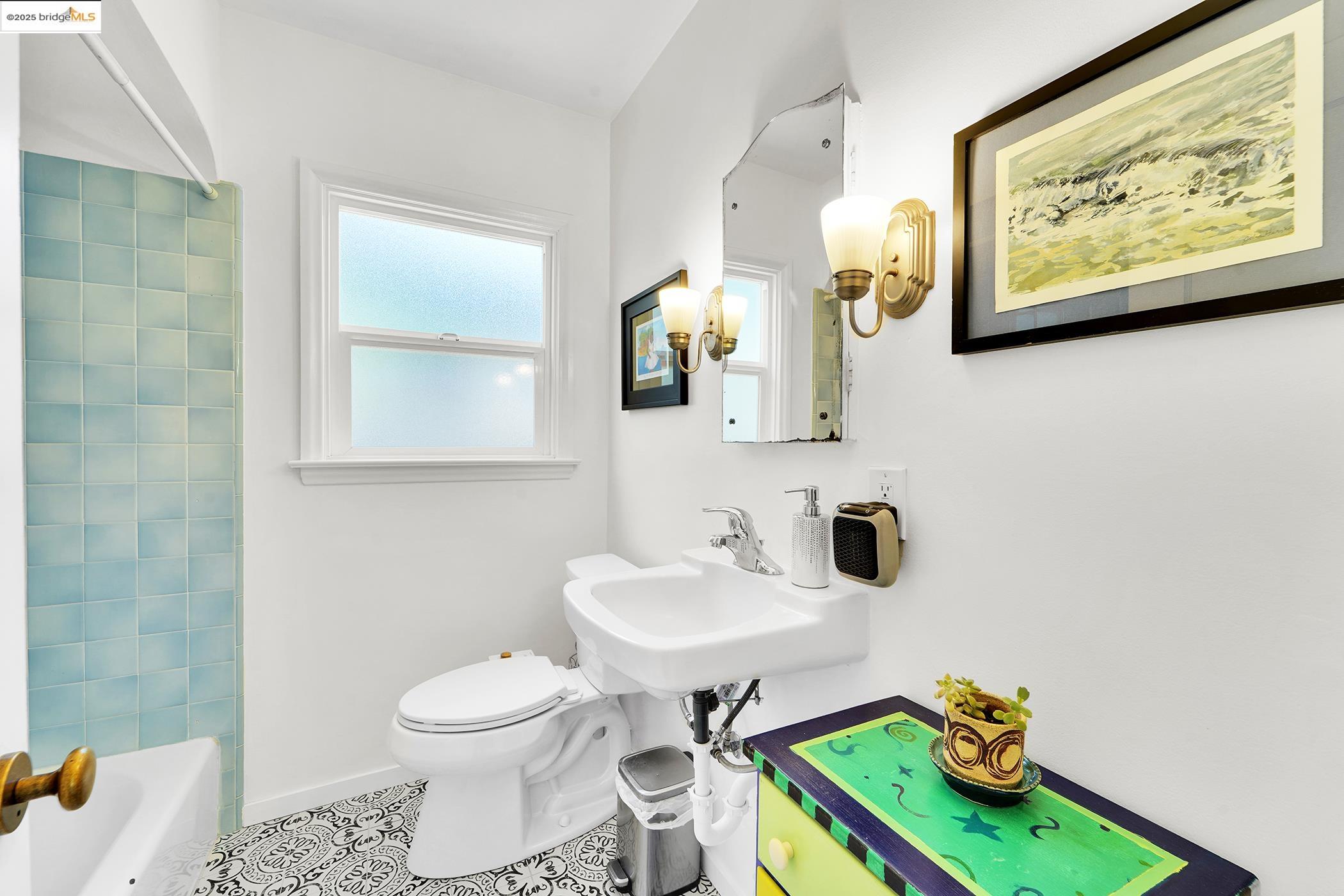 Detail Gallery Image 18 of 26 For 725 Trevethan Ave, Santa Cruz,  CA 95065 - 2 Beds | 1 Baths