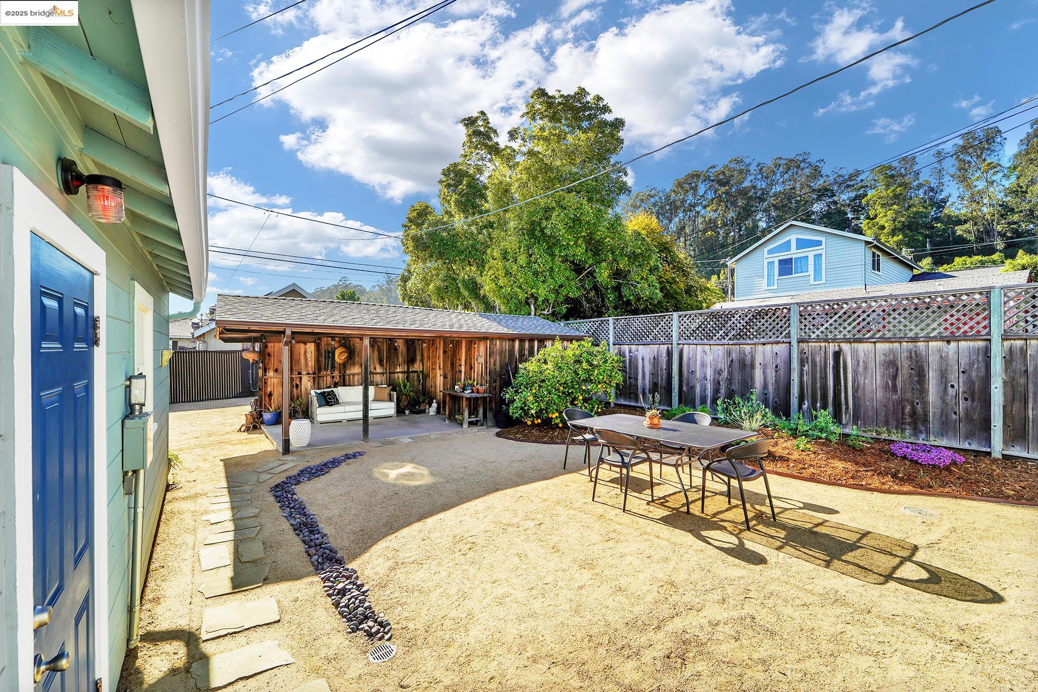 Detail Gallery Image 20 of 26 For 725 Trevethan Ave, Santa Cruz,  CA 95065 - 2 Beds | 1 Baths