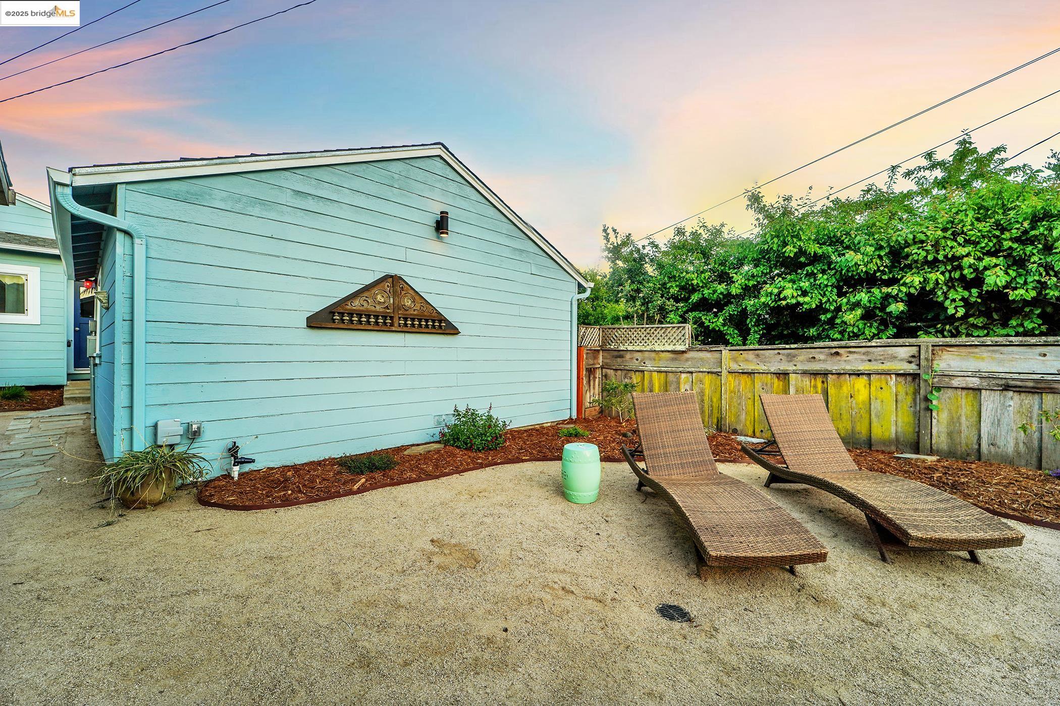 Detail Gallery Image 25 of 26 For 725 Trevethan Ave, Santa Cruz,  CA 95065 - 2 Beds | 1 Baths