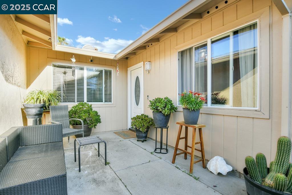 Detail Gallery Image 4 of 23 For 1730 Magnolia Way, Antioch,  CA 94509-2121 - 3 Beds | 2 Baths