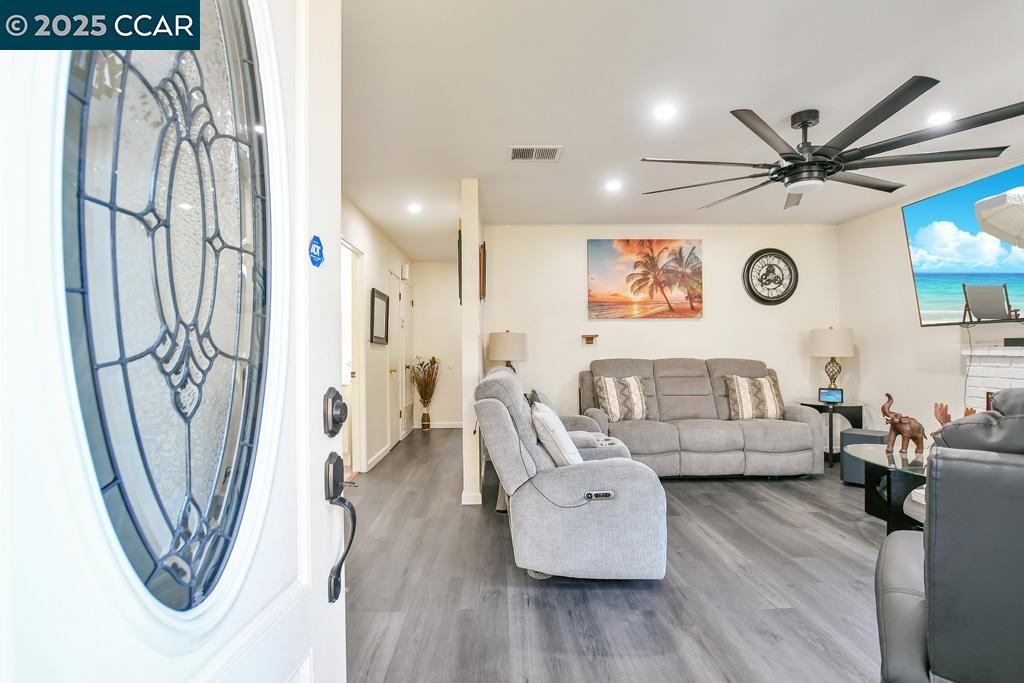 Detail Gallery Image 5 of 23 For 1730 Magnolia Way, Antioch,  CA 94509-2121 - 3 Beds | 2 Baths