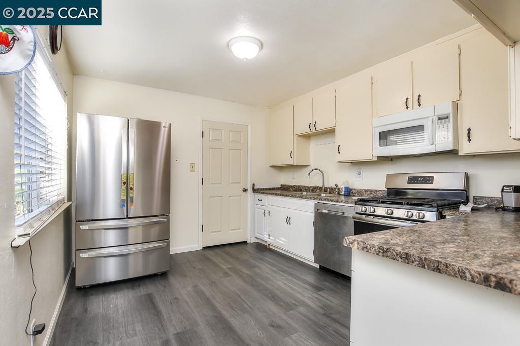 Detail Gallery Image 6 of 23 For 1730 Magnolia Way, Antioch,  CA 94509-2121 - 3 Beds | 2 Baths
