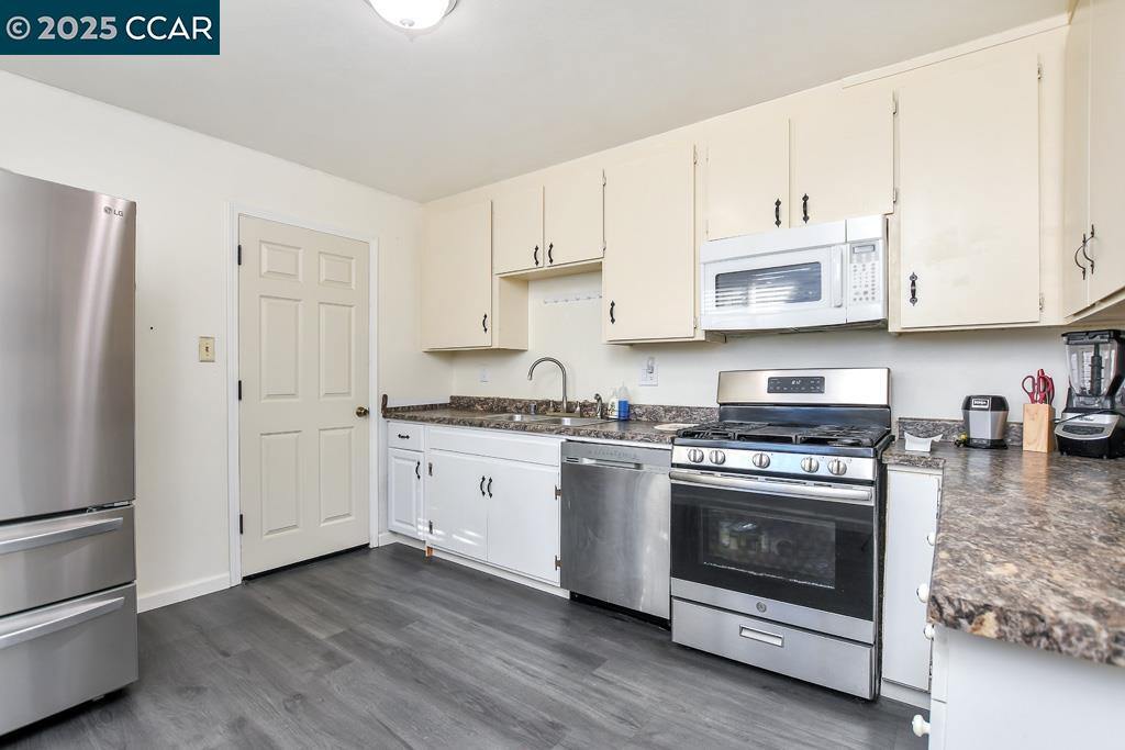 Detail Gallery Image 7 of 23 For 1730 Magnolia Way, Antioch,  CA 94509-2121 - 3 Beds | 2 Baths