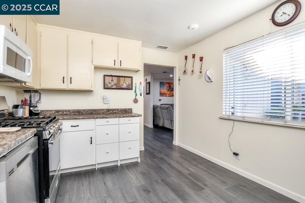 Detail Gallery Image 8 of 23 For 1730 Magnolia Way, Antioch,  CA 94509-2121 - 3 Beds | 2 Baths