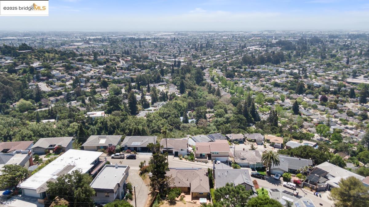 11718 Cranford Way, Oakland, California 94605, 4 Bedrooms Bedrooms, 8 Rooms Rooms,3 BathroomsBathrooms,Residential,For Sale,11718 Cranford Way,41096377