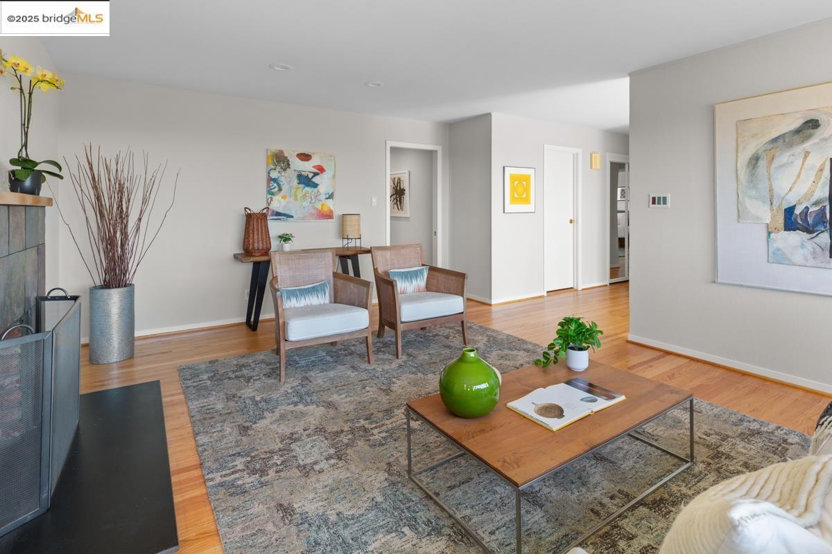 11718 Cranford Way, Oakland, California 94605, 4 Bedrooms Bedrooms, 8 Rooms Rooms,3 BathroomsBathrooms,Residential,For Sale,11718 Cranford Way,41096377