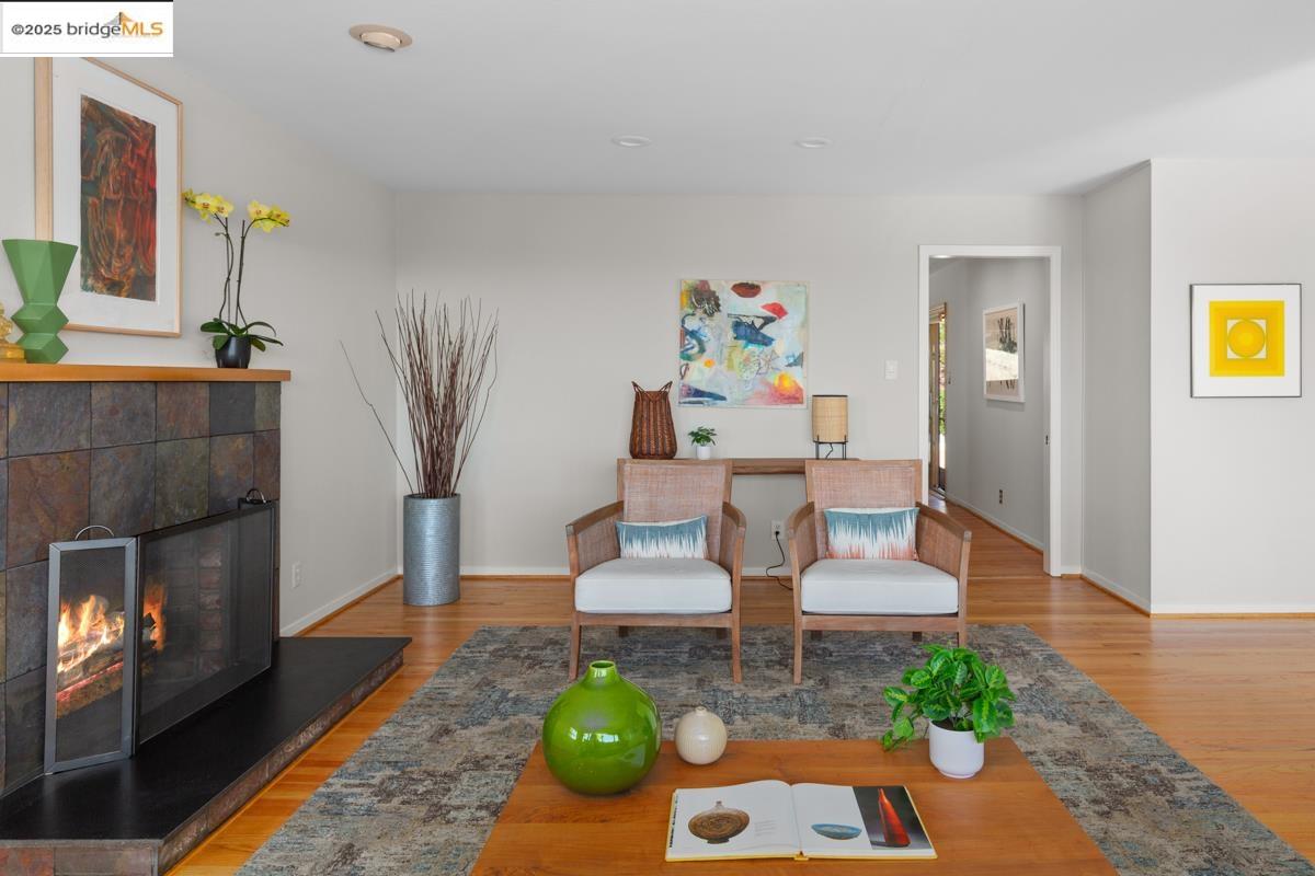 11718 Cranford Way, Oakland, California 94605, 4 Bedrooms Bedrooms, 8 Rooms Rooms,3 BathroomsBathrooms,Residential,For Sale,11718 Cranford Way,41096377