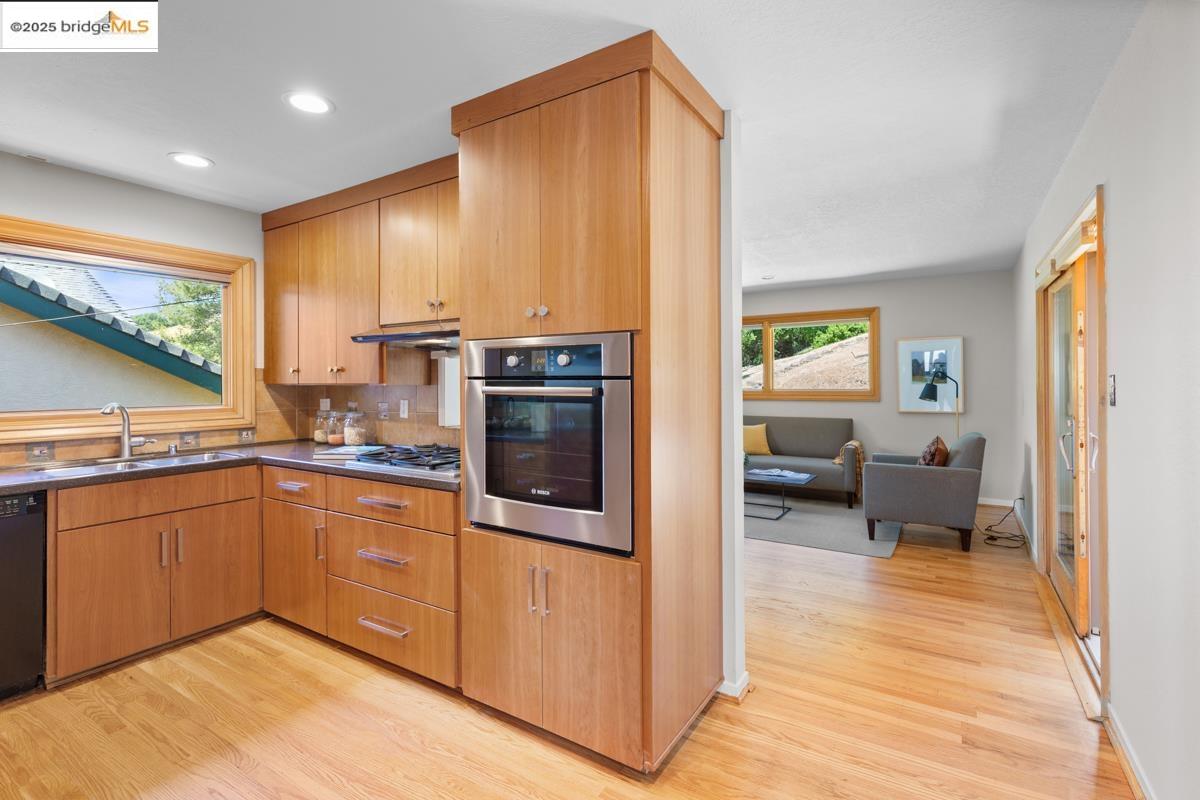 11718 Cranford Way, Oakland, California 94605, 4 Bedrooms Bedrooms, 8 Rooms Rooms,3 BathroomsBathrooms,Residential,For Sale,11718 Cranford Way,41096377