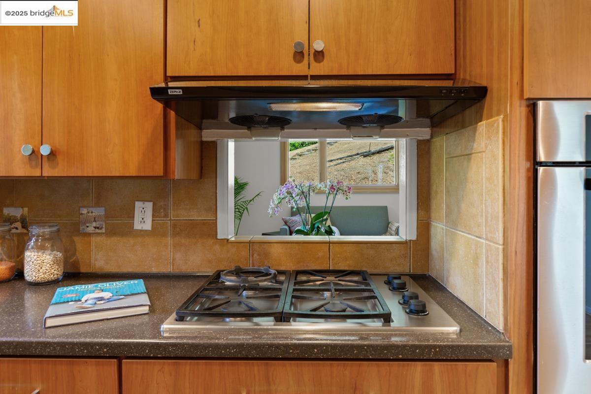 11718 Cranford Way, Oakland, California 94605, 4 Bedrooms Bedrooms, 8 Rooms Rooms,3 BathroomsBathrooms,Residential,For Sale,11718 Cranford Way,41096377