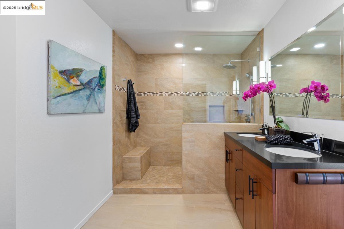 11718 Cranford Way, Oakland, California 94605, 4 Bedrooms Bedrooms, 8 Rooms Rooms,3 BathroomsBathrooms,Residential,For Sale,11718 Cranford Way,41096377