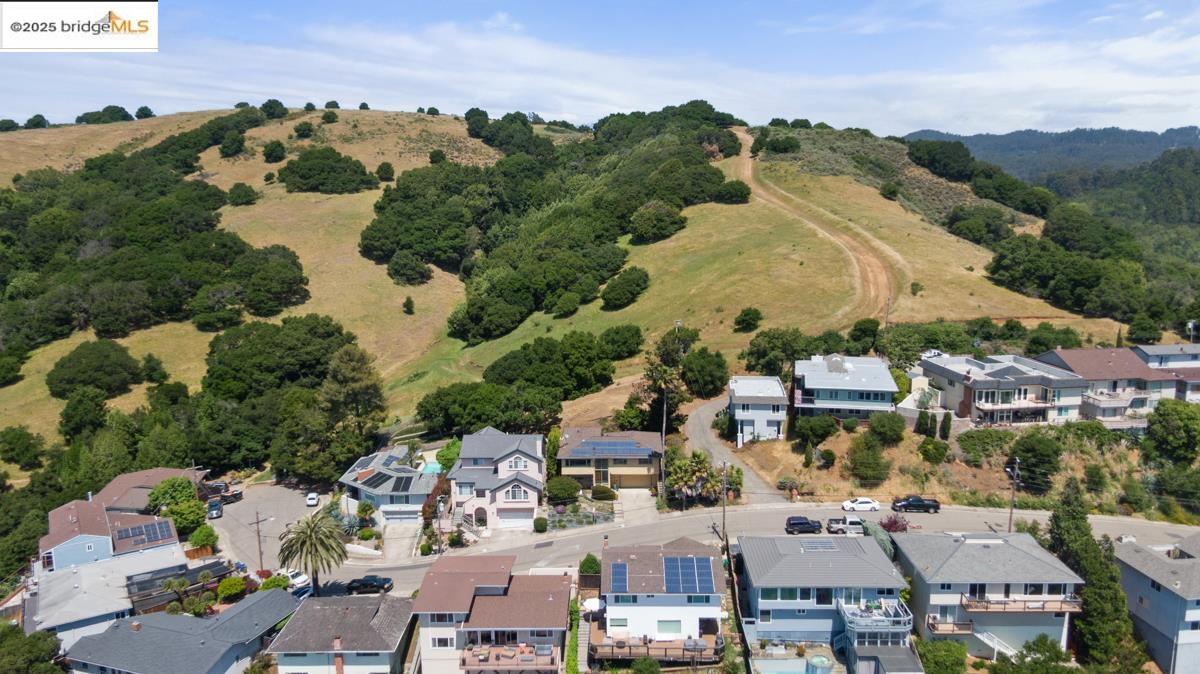 11718 Cranford Way, Oakland, California 94605, 4 Bedrooms Bedrooms, 8 Rooms Rooms,3 BathroomsBathrooms,Residential,For Sale,11718 Cranford Way,41096377