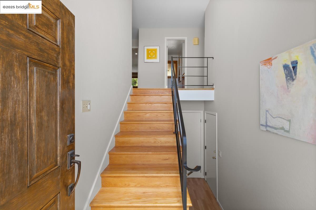 11718 Cranford Way, Oakland, California 94605, 4 Bedrooms Bedrooms, 8 Rooms Rooms,3 BathroomsBathrooms,Residential,For Sale,11718 Cranford Way,41096377