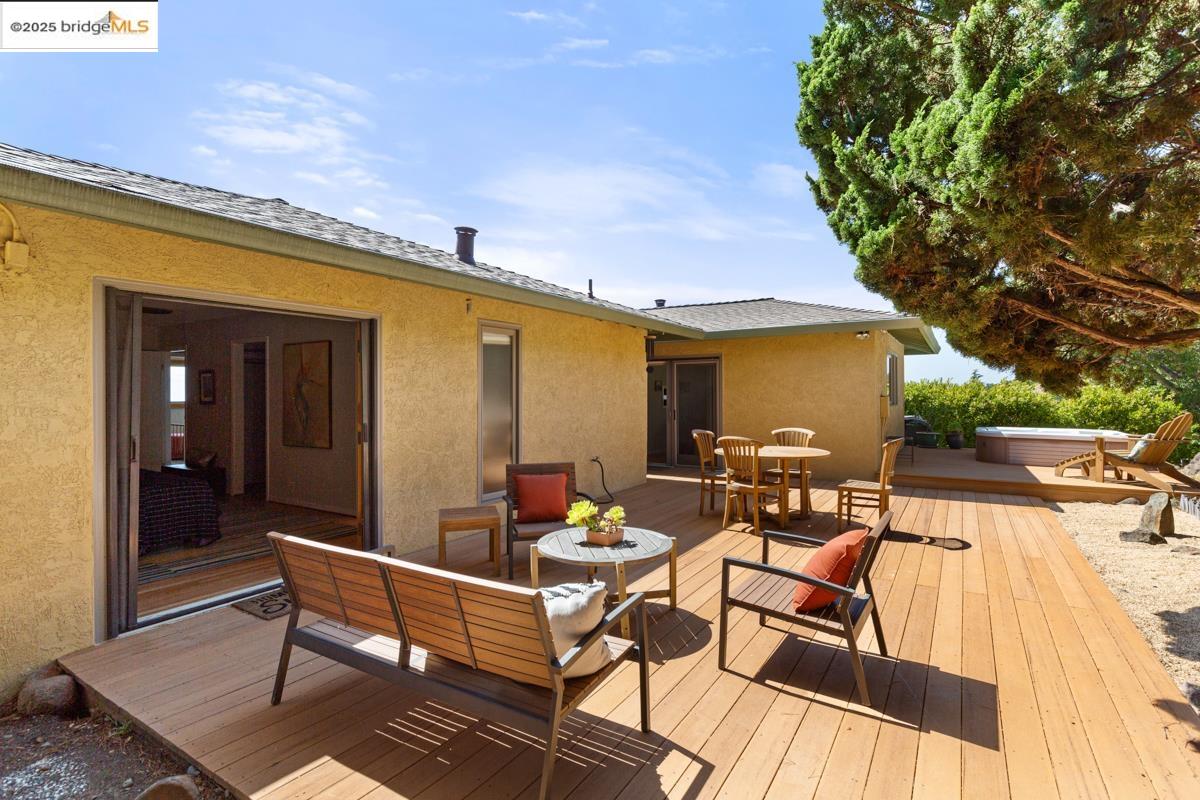 11718 Cranford Way, Oakland, California 94605, 4 Bedrooms Bedrooms, 8 Rooms Rooms,3 BathroomsBathrooms,Residential,For Sale,11718 Cranford Way,41096377