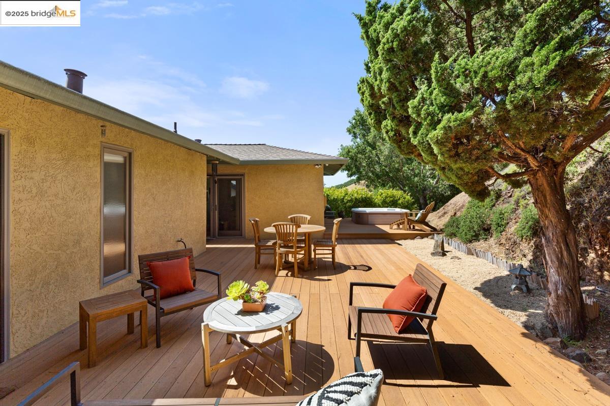 11718 Cranford Way, Oakland, California 94605, 4 Bedrooms Bedrooms, 8 Rooms Rooms,3 BathroomsBathrooms,Residential,For Sale,11718 Cranford Way,41096377