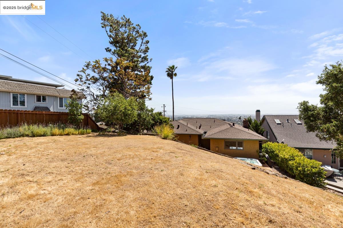 11718 Cranford Way, Oakland, California 94605, 4 Bedrooms Bedrooms, 8 Rooms Rooms,3 BathroomsBathrooms,Residential,For Sale,11718 Cranford Way,41096377
