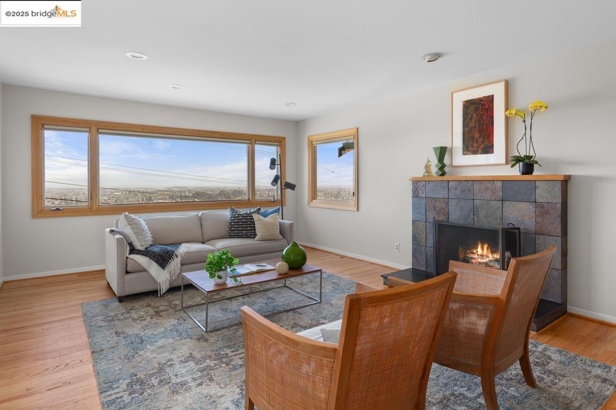 11718 Cranford Way, Oakland, California 94605, 4 Bedrooms Bedrooms, 8 Rooms Rooms,3 BathroomsBathrooms,Residential,For Sale,11718 Cranford Way,41096377