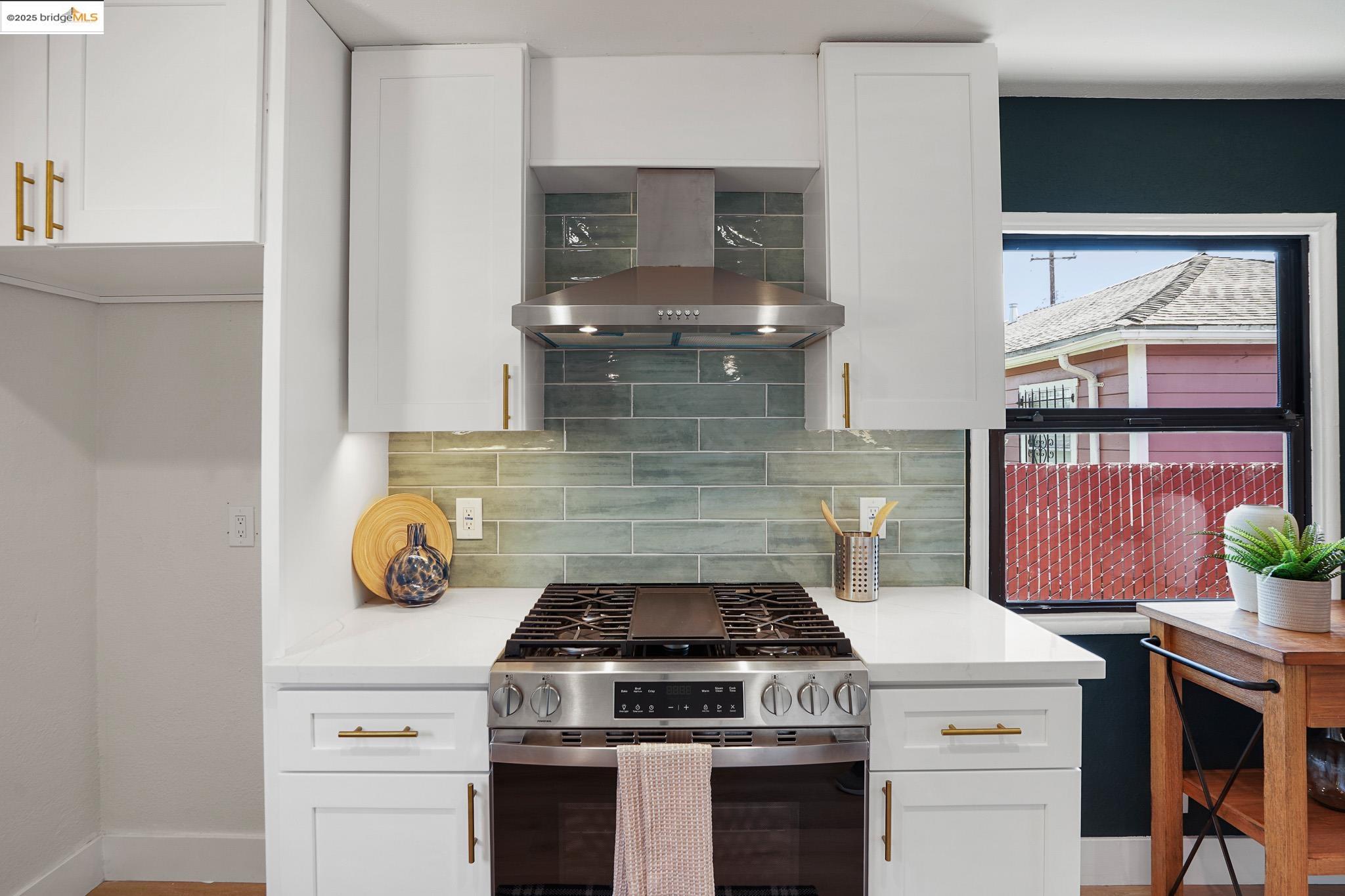 430 Douglas, Oakland, California 94603, 2 Bedrooms Bedrooms, 6 Rooms Rooms,1 BathroomBathrooms,Residential,For Sale,430 Douglas,41096378