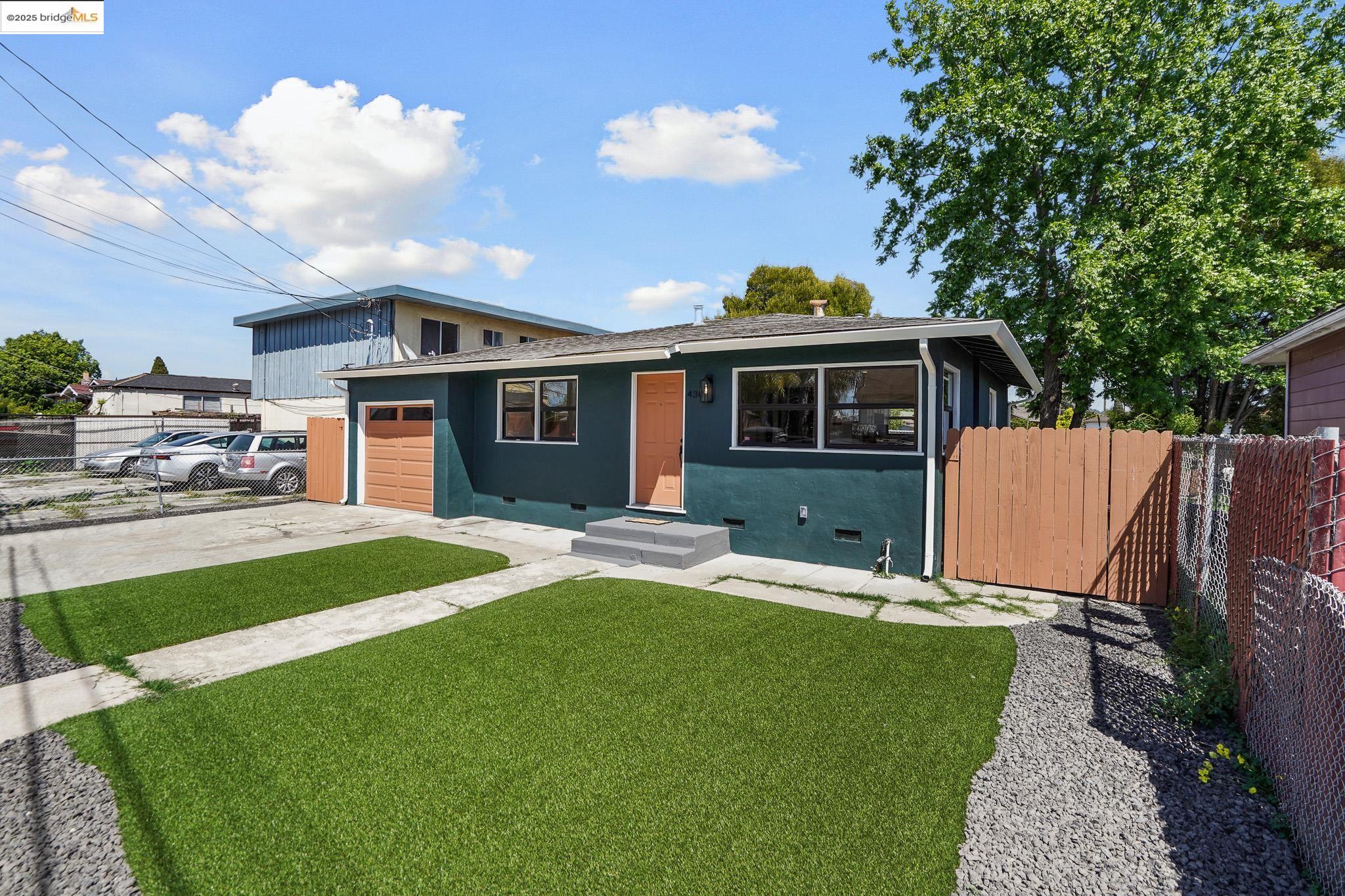 430 Douglas, Oakland, California 94603, 2 Bedrooms Bedrooms, 6 Rooms Rooms,1 BathroomBathrooms,Residential,For Sale,430 Douglas,41096378