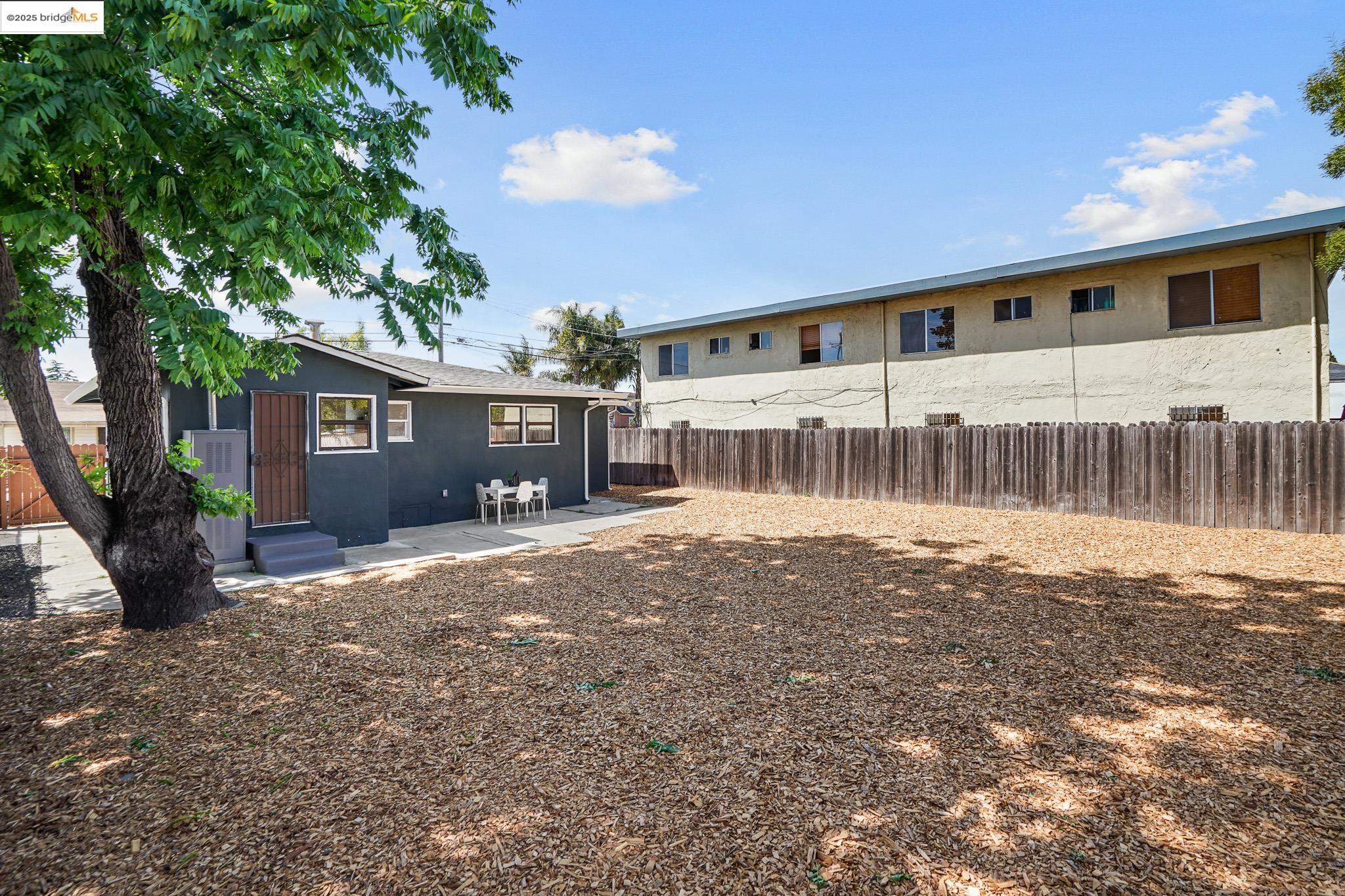 430 Douglas, Oakland, California 94603, 2 Bedrooms Bedrooms, 6 Rooms Rooms,1 BathroomBathrooms,Residential,For Sale,430 Douglas,41096378
