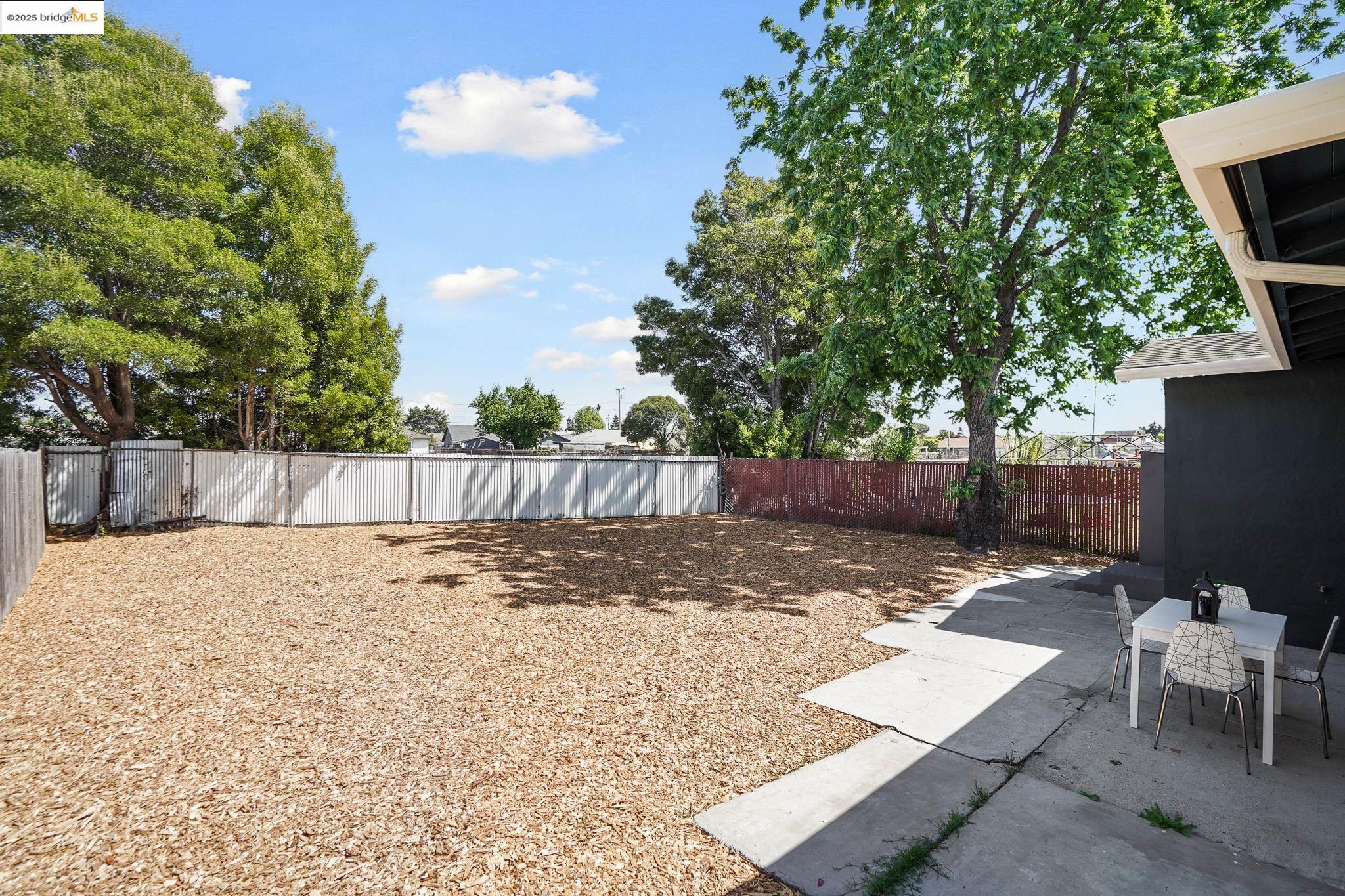 430 Douglas, Oakland, California 94603, 2 Bedrooms Bedrooms, 6 Rooms Rooms,1 BathroomBathrooms,Residential,For Sale,430 Douglas,41096378