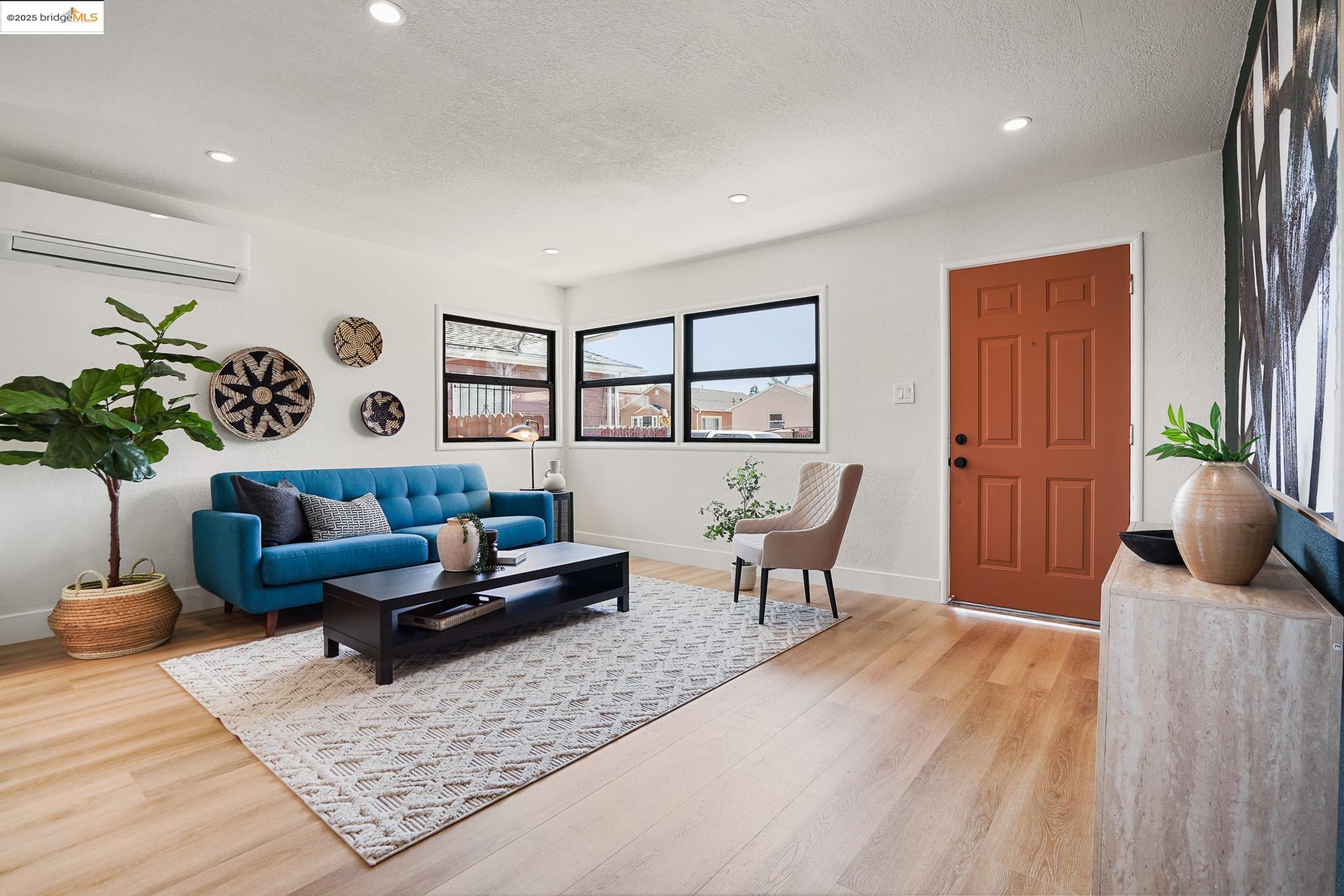 430 Douglas, Oakland, California 94603, 2 Bedrooms Bedrooms, 6 Rooms Rooms,1 BathroomBathrooms,Residential,For Sale,430 Douglas,41096378