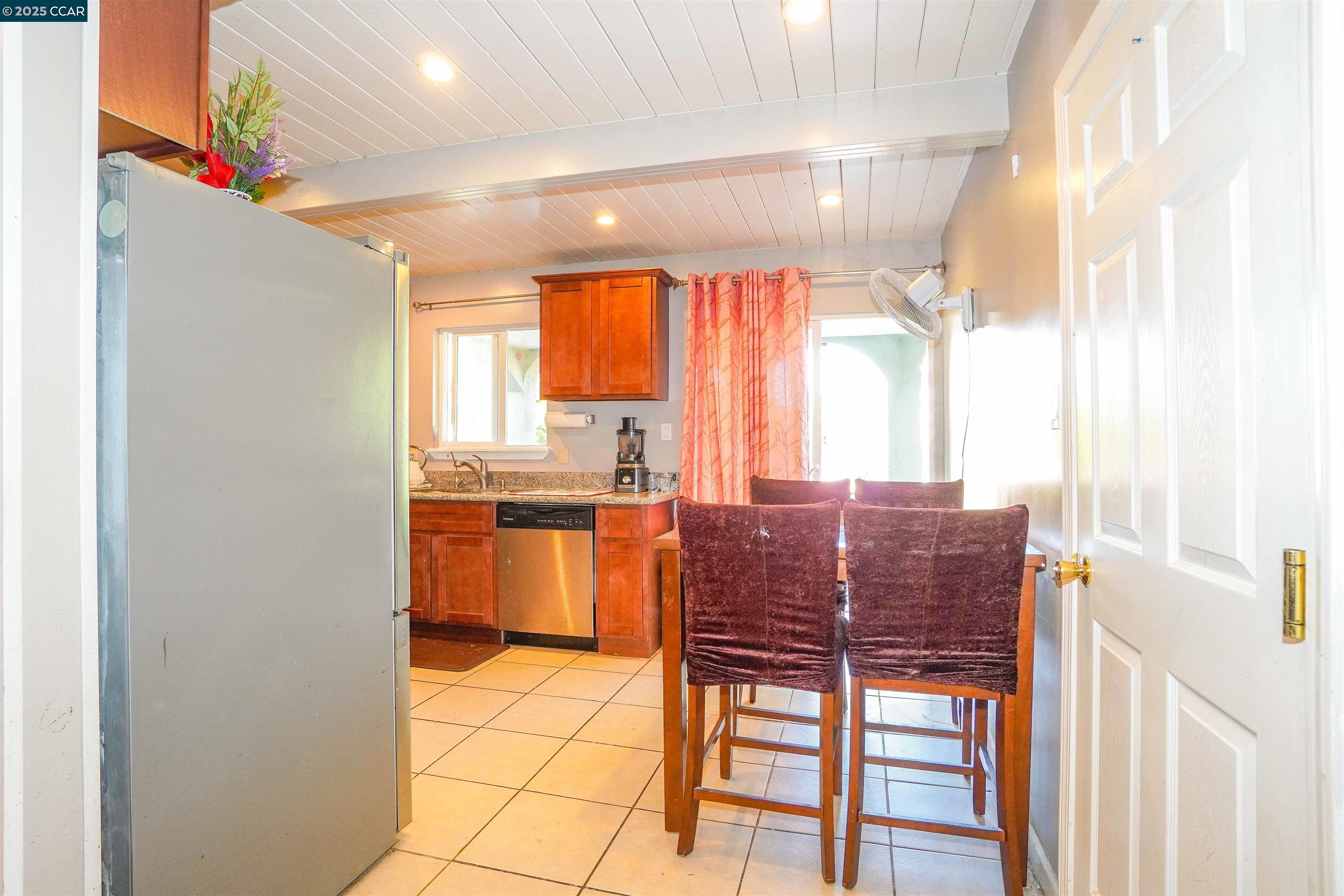 Detail Gallery Image 5 of 39 For 37 Wharf Dr, Bay Point,  CA 94565 - 3 Beds | 1 Baths