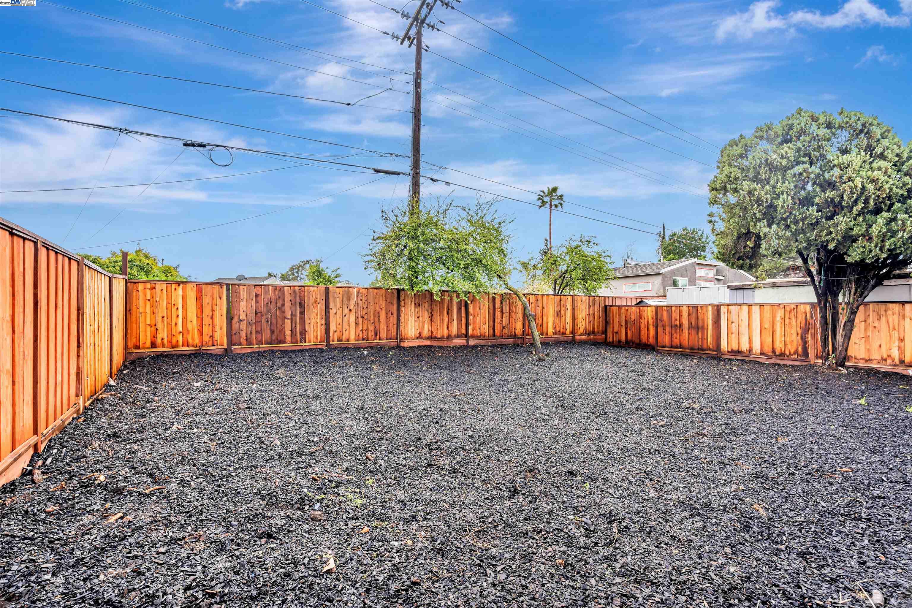 Detail Gallery Image 11 of 12 For 14220 Woodhaven, San Jose,  CA 95127 - 3 Beds | 2 Baths