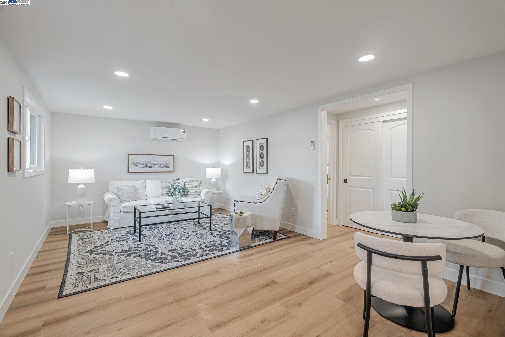 Detail Gallery Image 4 of 12 For 14220 Woodhaven, San Jose,  CA 95127 - 3 Beds | 2 Baths