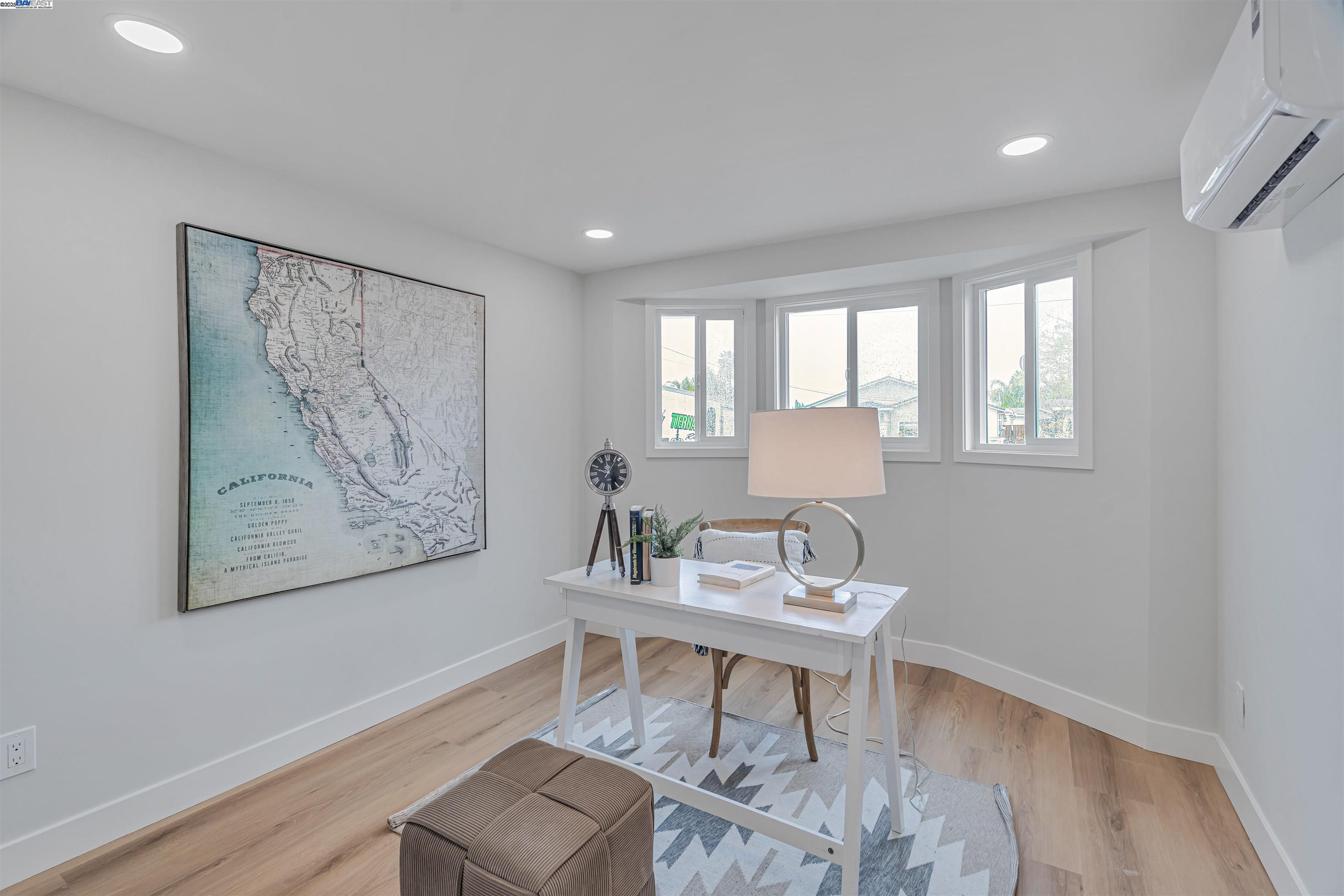 Detail Gallery Image 8 of 12 For 14220 Woodhaven, San Jose,  CA 95127 - 3 Beds | 2 Baths