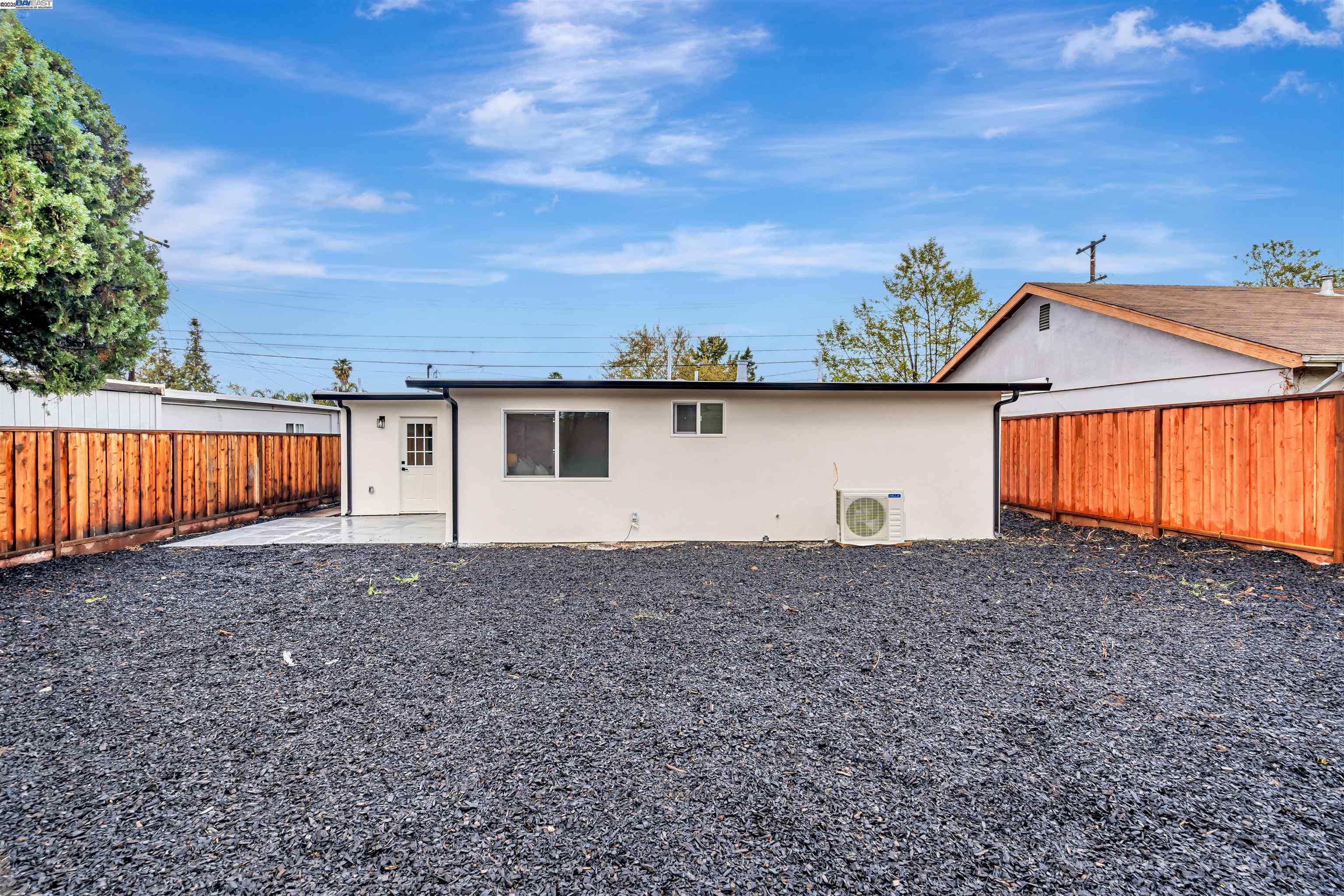 Detail Gallery Image 10 of 12 For 14220 Woodhaven, San Jose,  CA 95127 - 3 Beds | 2 Baths