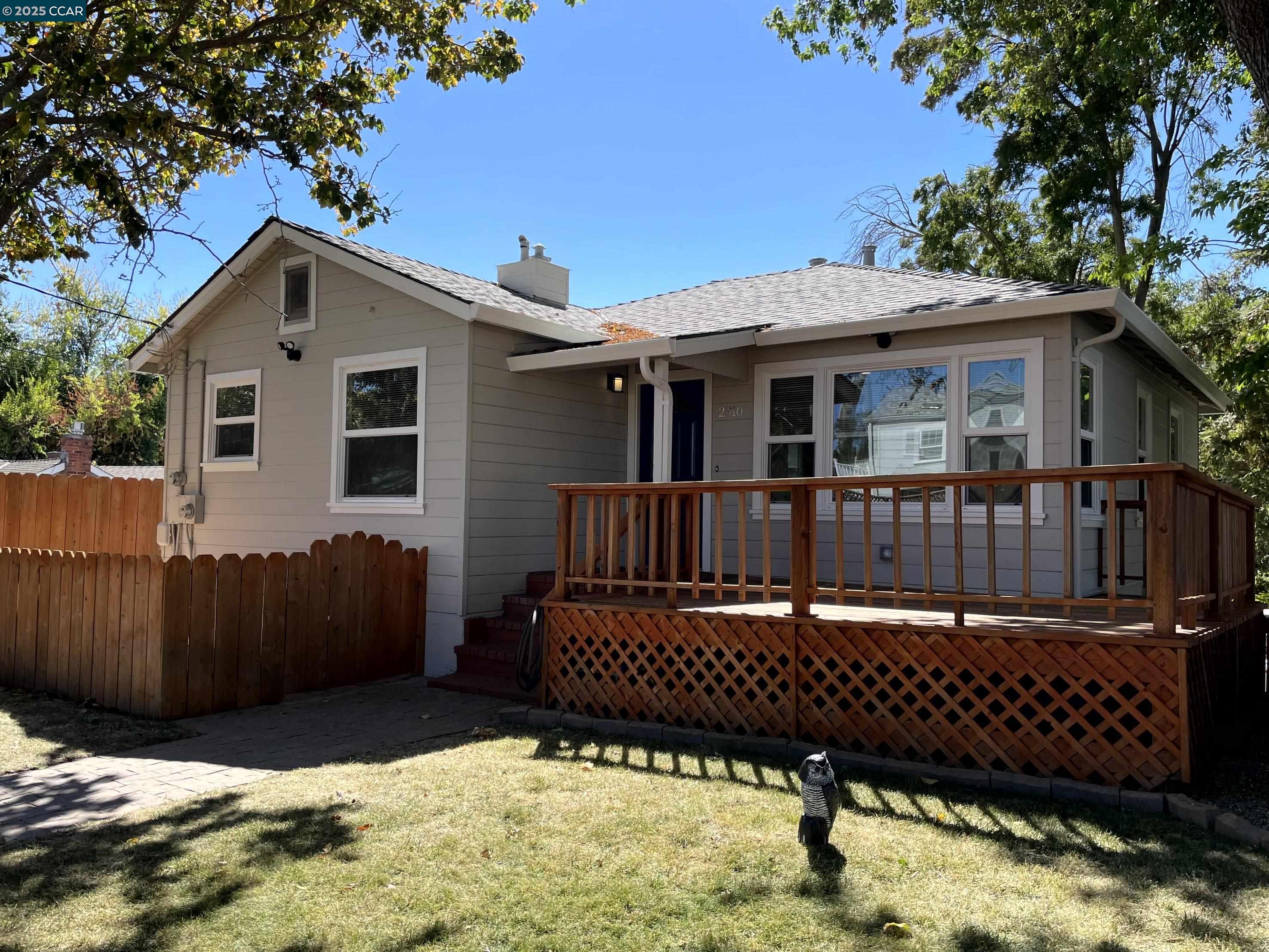 Detail Gallery Image 1 of 19 For 2910 Almond St, Martinez,  CA 94553 - 4 Beds | 3 Baths