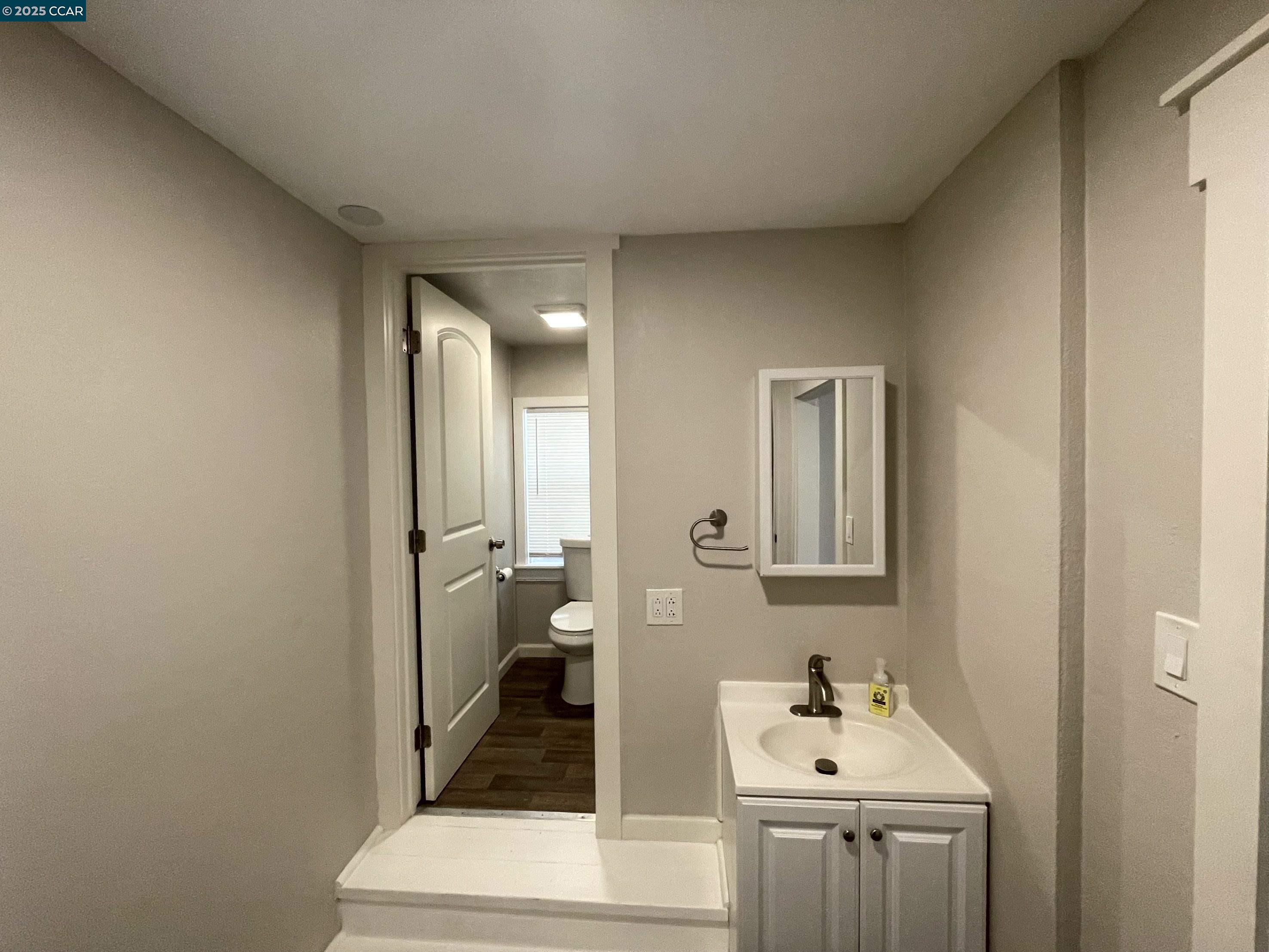 Detail Gallery Image 12 of 19 For 2910 Almond St, Martinez,  CA 94553 - 4 Beds | 3 Baths