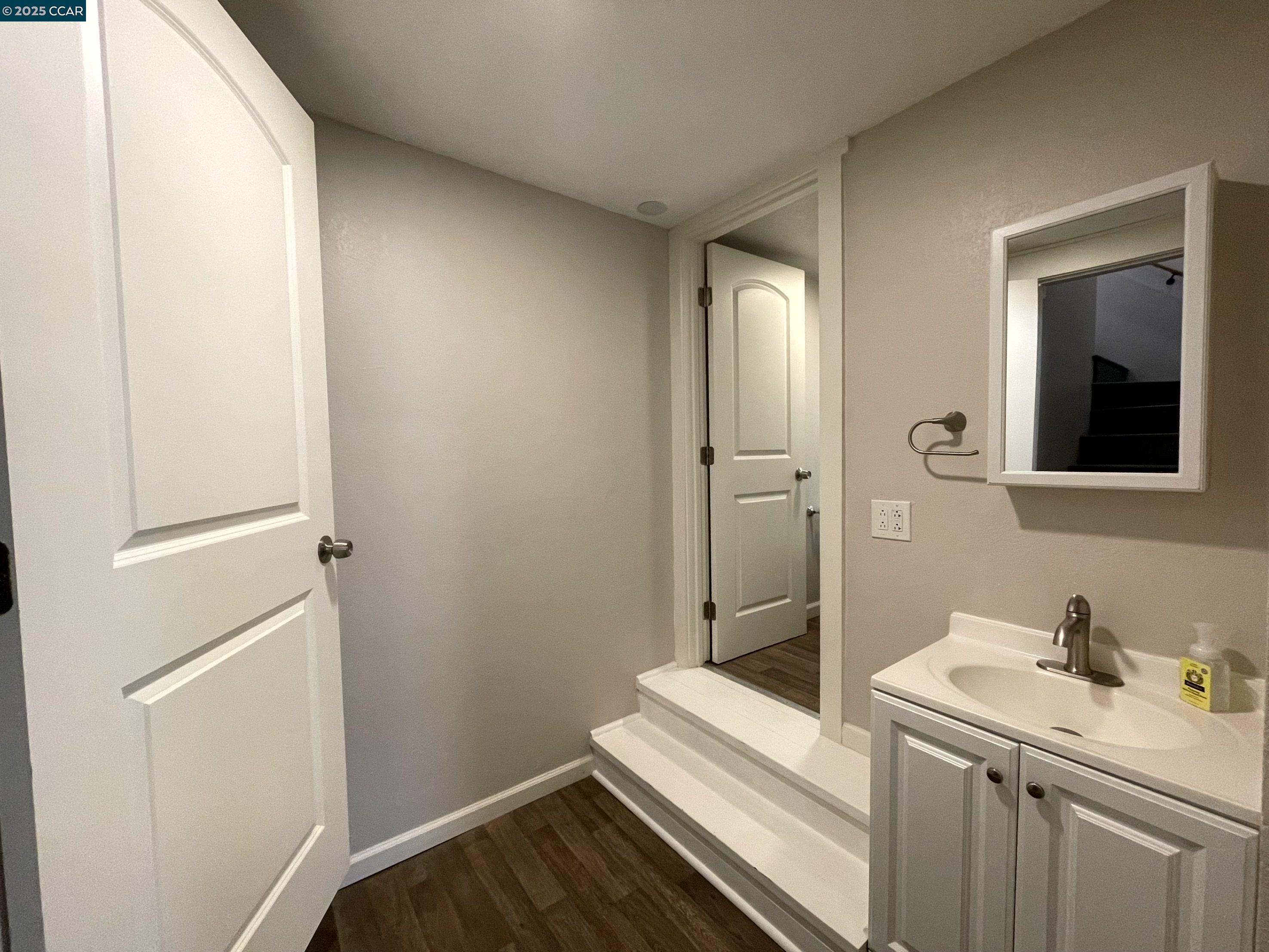 Detail Gallery Image 13 of 19 For 2910 Almond St, Martinez,  CA 94553 - 4 Beds | 3 Baths