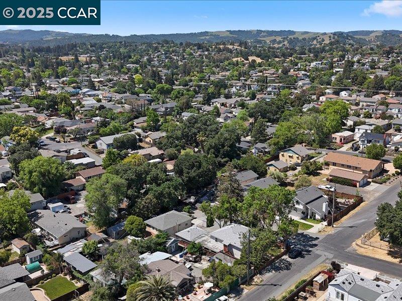 Detail Gallery Image 39 of 39 For 2910 Almond St, Martinez,  CA 94553 - 4 Beds | 3 Baths