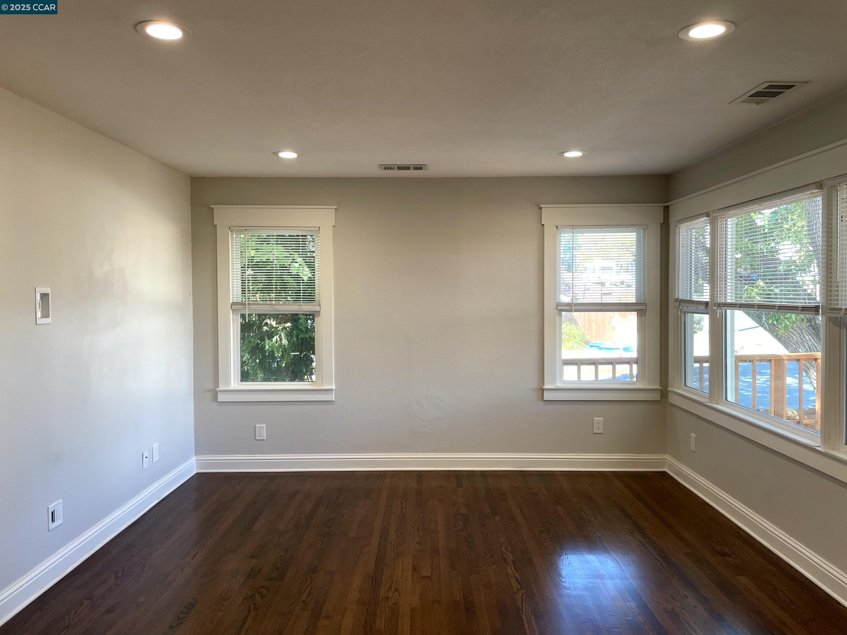 Detail Gallery Image 6 of 19 For 2910 Almond St, Martinez,  CA 94553 - 4 Beds | 3 Baths
