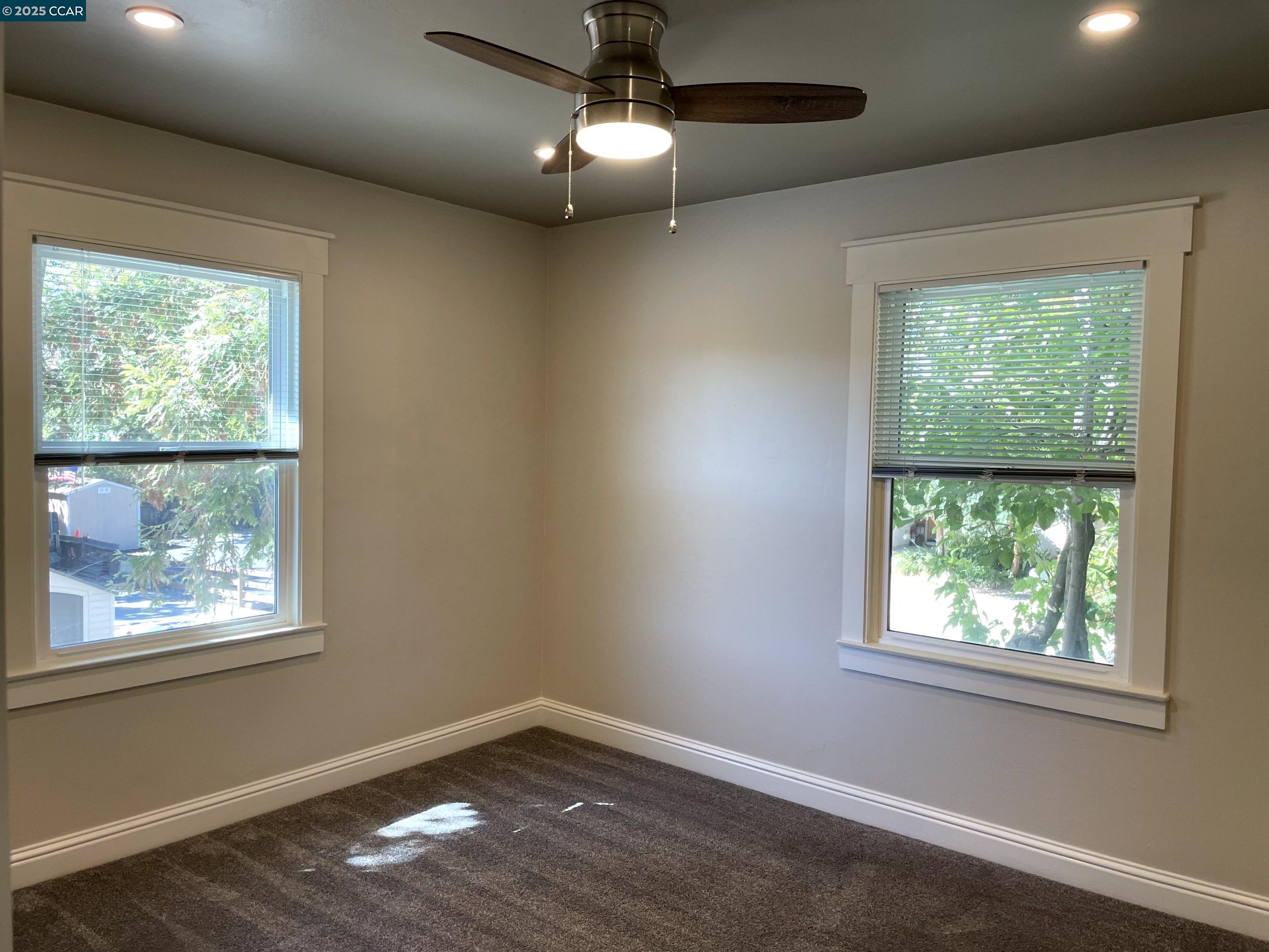 Detail Gallery Image 9 of 19 For 2910 Almond St, Martinez,  CA 94553 - 4 Beds | 3 Baths