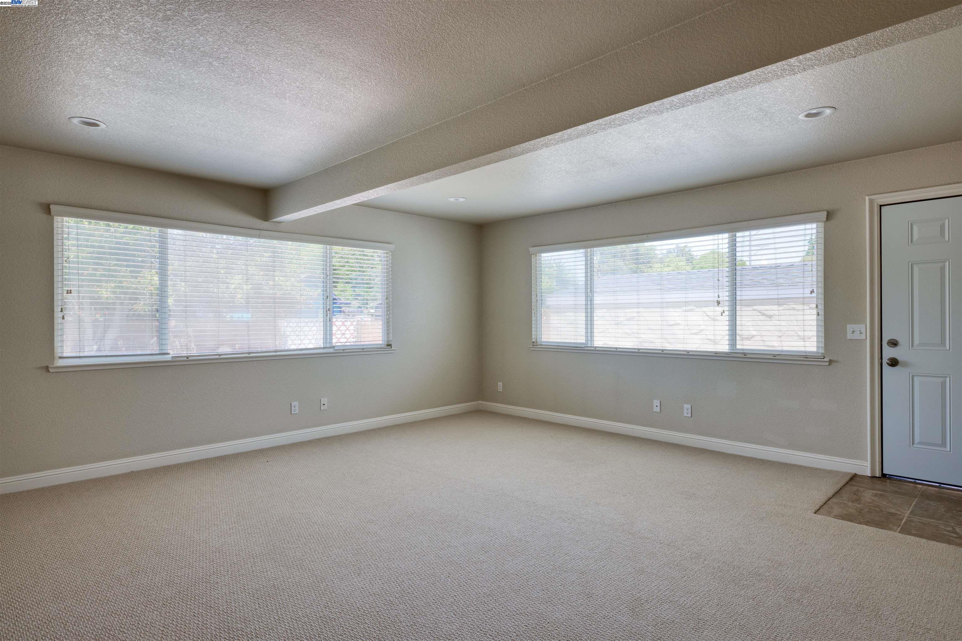 Detail Gallery Image 11 of 27 For 1637 Lemon St, Vallejo,  CA 94590 - 2 Beds | 2 Baths