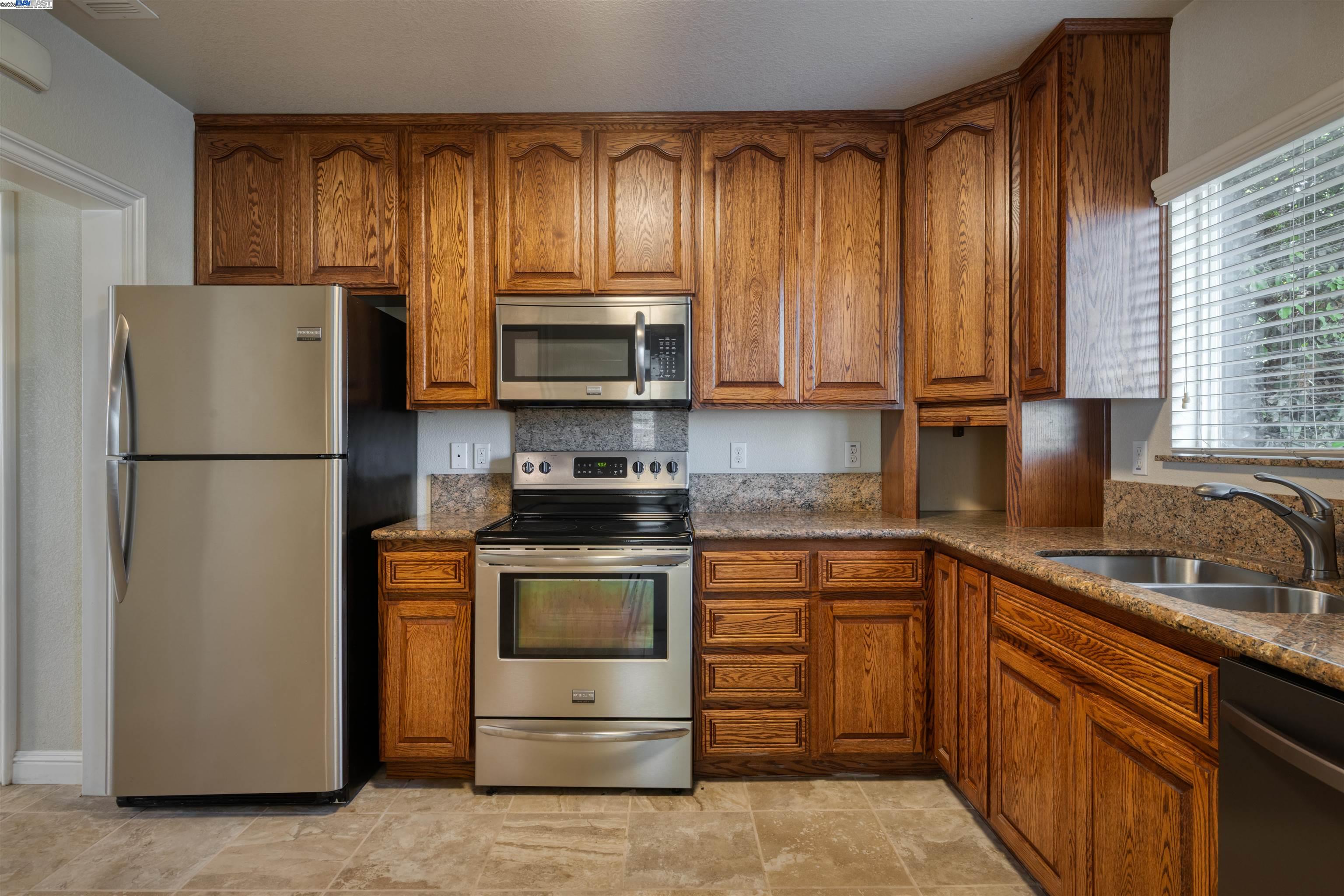 Detail Gallery Image 7 of 27 For 1637 Lemon St, Vallejo,  CA 94590 - 2 Beds | 2 Baths