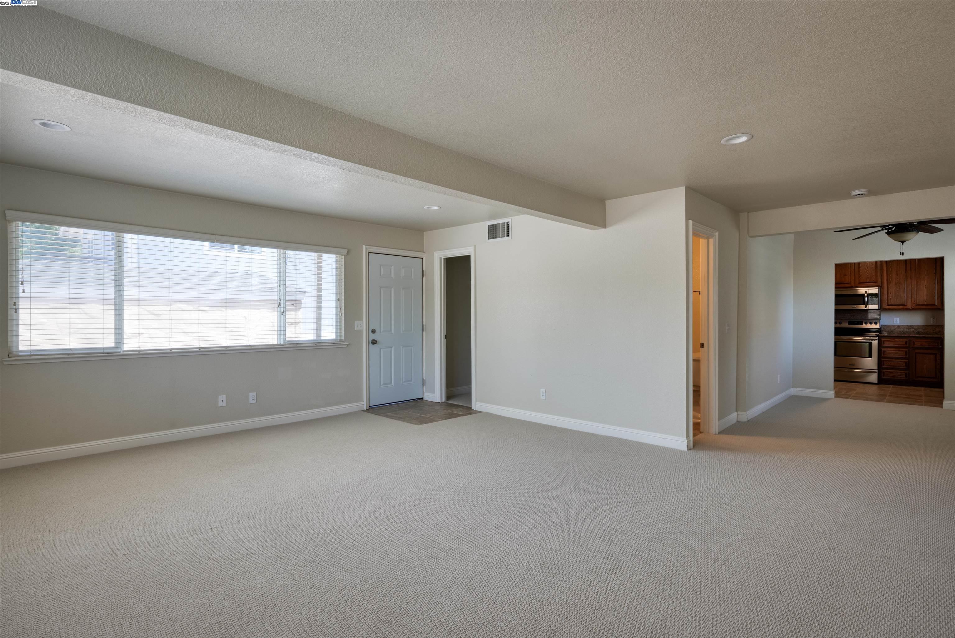 Detail Gallery Image 9 of 27 For 1637 Lemon St, Vallejo,  CA 94590 - 2 Beds | 2 Baths