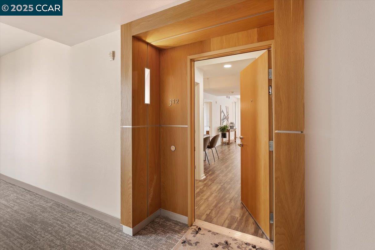 1655 N California Blvd # 312, Walnut Creek, California 94596, 1 Bedroom Bedrooms, 5 Rooms Rooms,1 BathroomBathrooms,Residential Lease,For Rent,1655 N California Blvd # 312,41096395