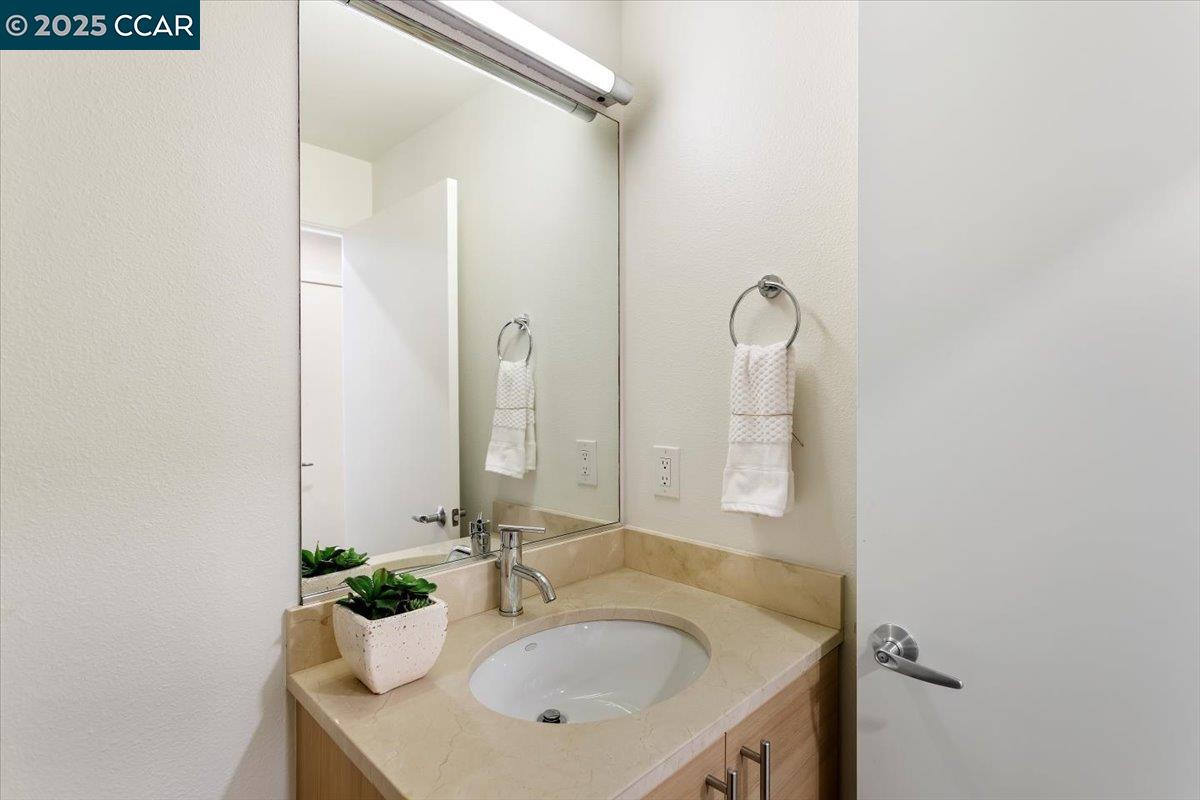 1655 N California Blvd # 312, Walnut Creek, California 94596, 1 Bedroom Bedrooms, 5 Rooms Rooms,1 BathroomBathrooms,Residential Lease,For Rent,1655 N California Blvd # 312,41096395