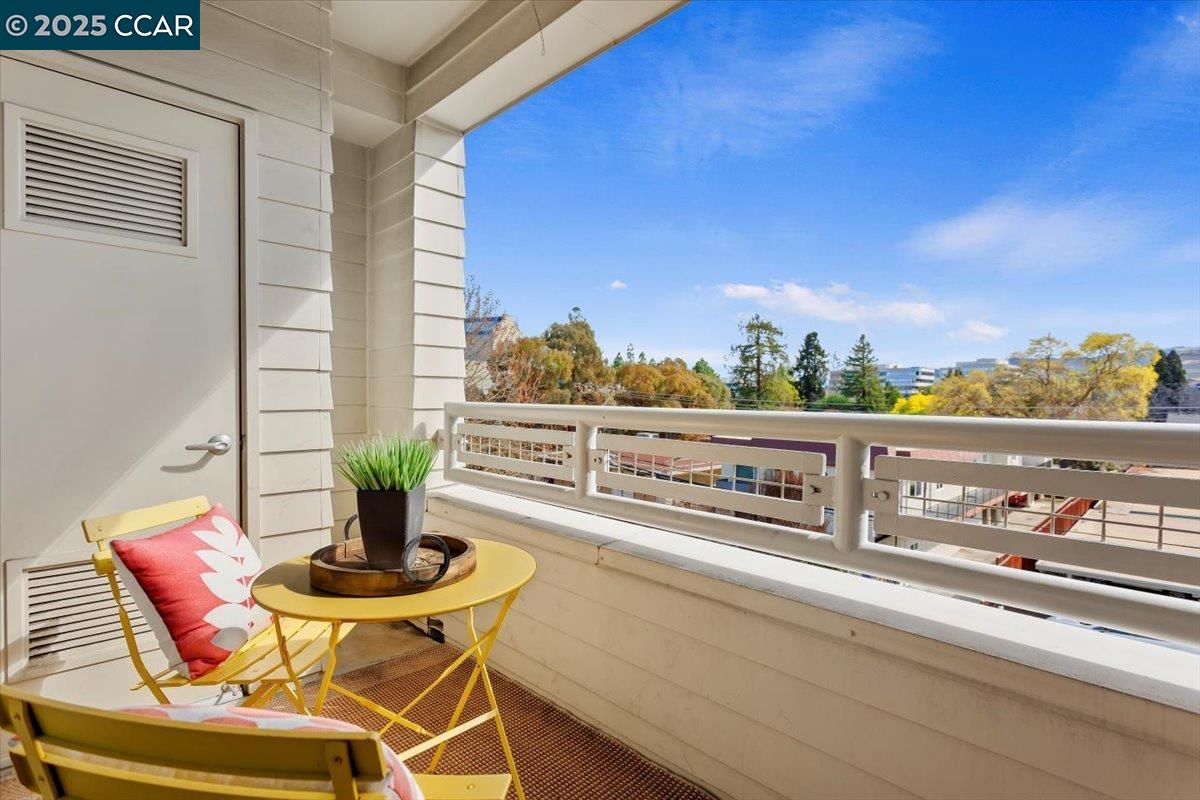 1655 N California Blvd # 312, Walnut Creek, California 94596, 1 Bedroom Bedrooms, 5 Rooms Rooms,1 BathroomBathrooms,Residential Lease,For Rent,1655 N California Blvd # 312,41096395