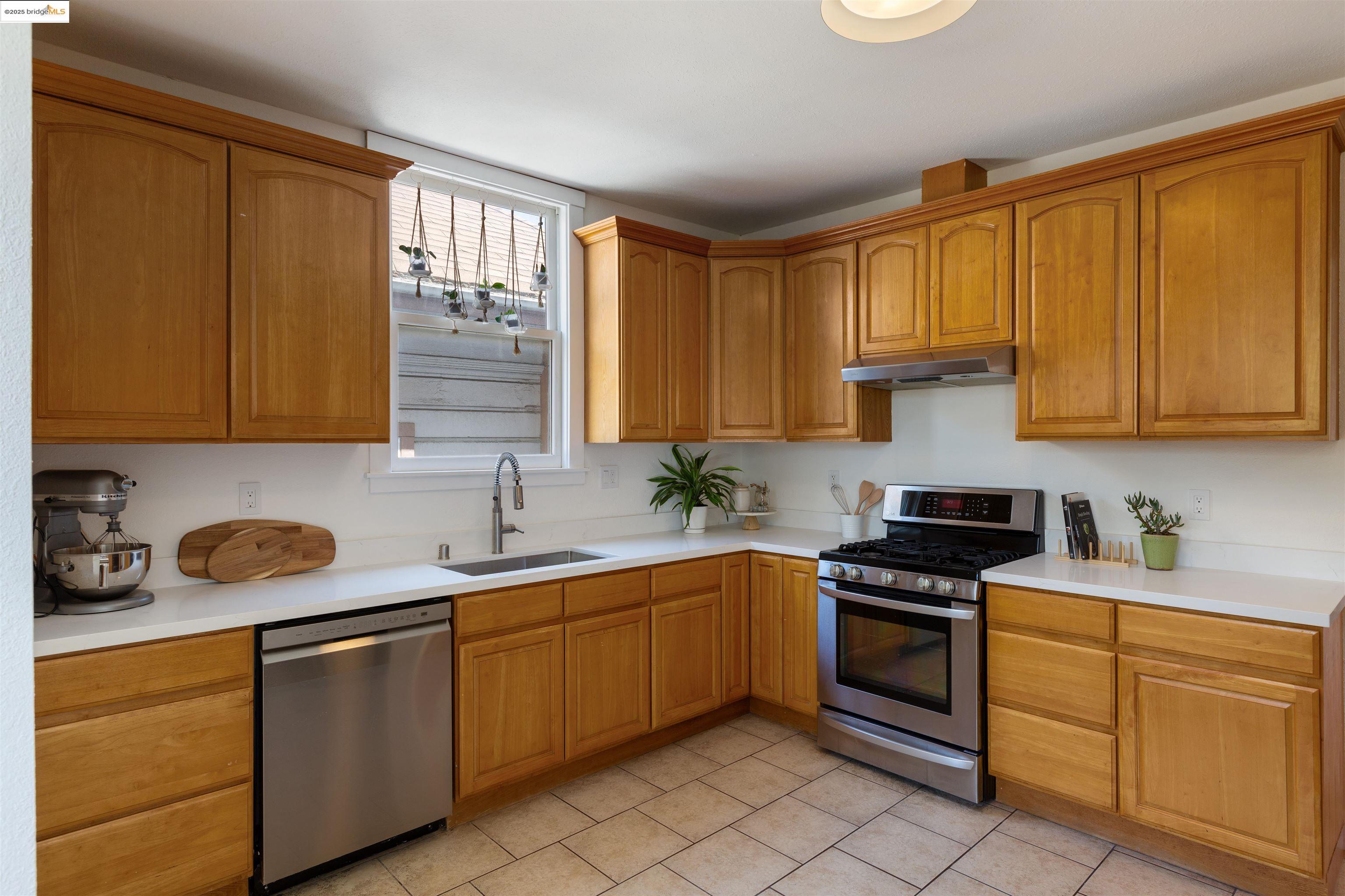 Detail Gallery Image 19 of 29 For 4507 Martin Luther King Jr Way, Oakland,  CA 94609 - – Beds | – Baths
