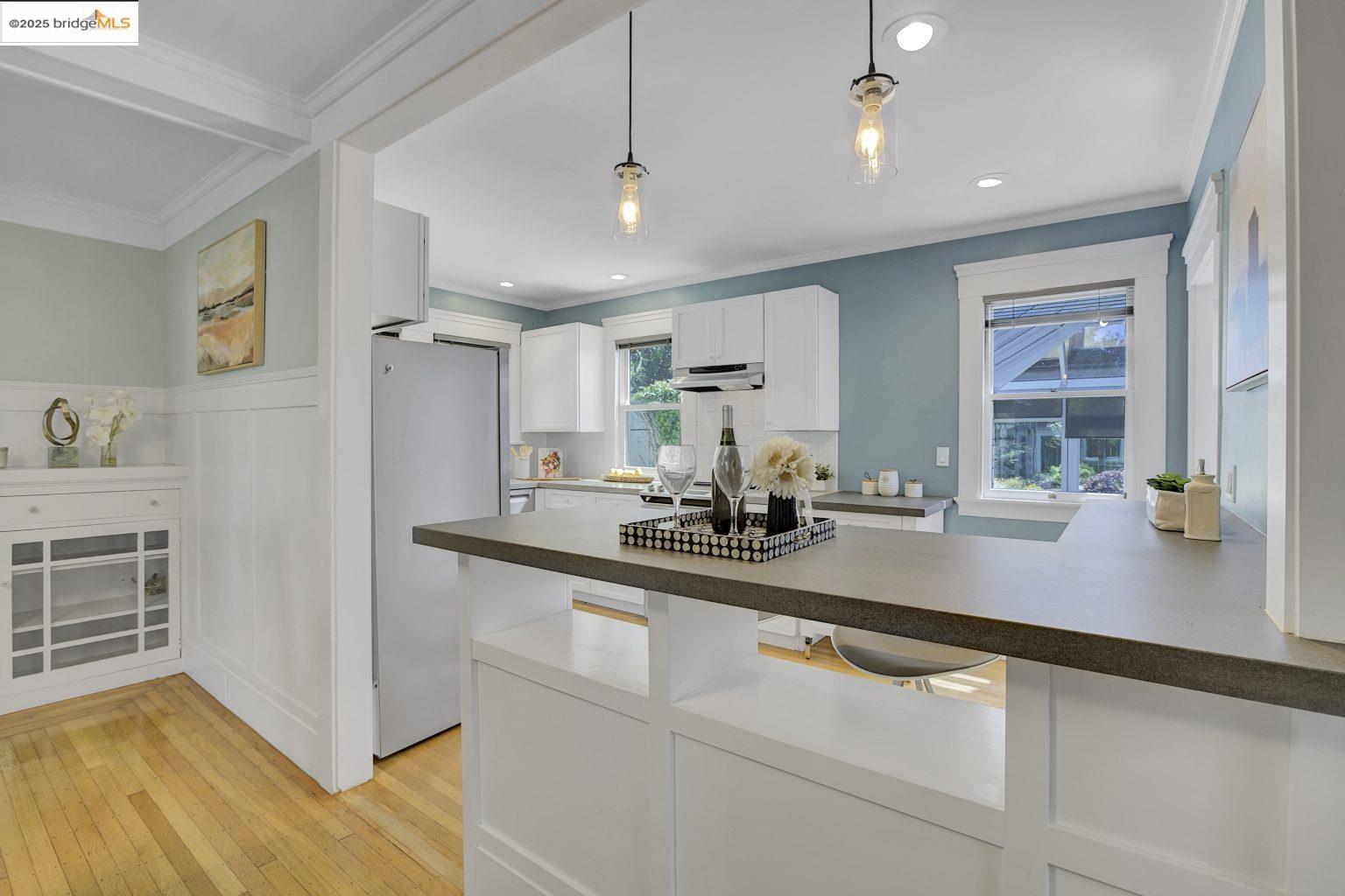 Detail Gallery Image 13 of 51 For 2134 Ward St, Berkeley,  CA 94705 - 4 Beds | 2 Baths
