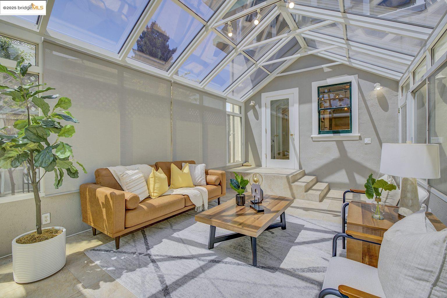 Detail Gallery Image 22 of 51 For 2134 Ward St, Berkeley,  CA 94705 - 4 Beds | 2 Baths
