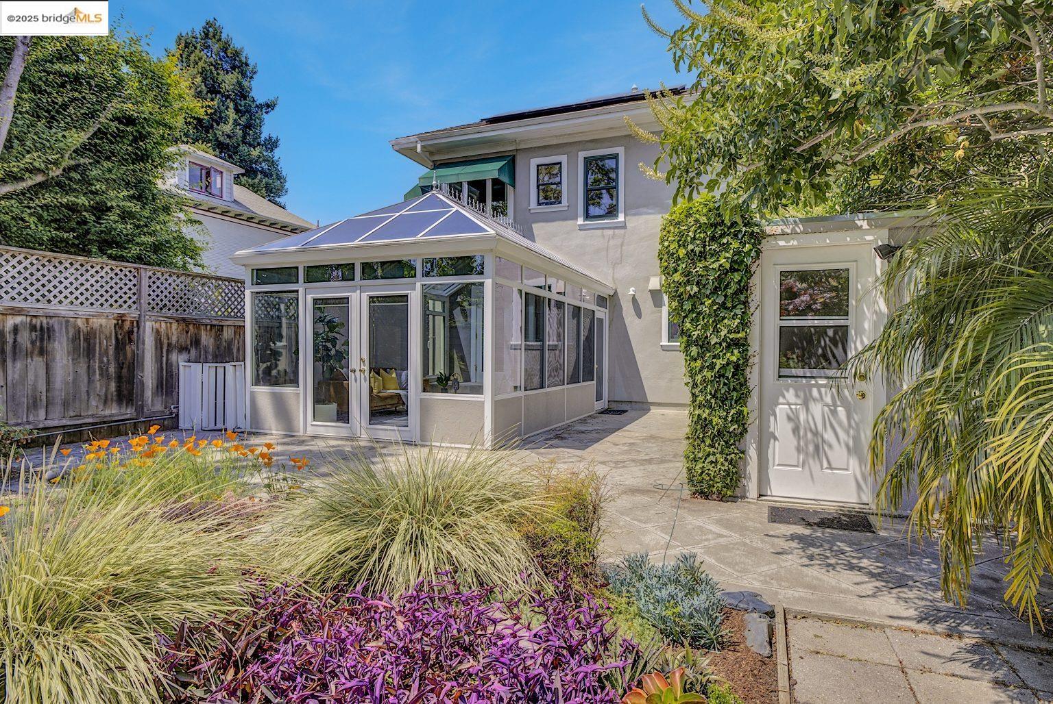 Detail Gallery Image 25 of 51 For 2134 Ward St, Berkeley,  CA 94705 - 4 Beds | 2 Baths