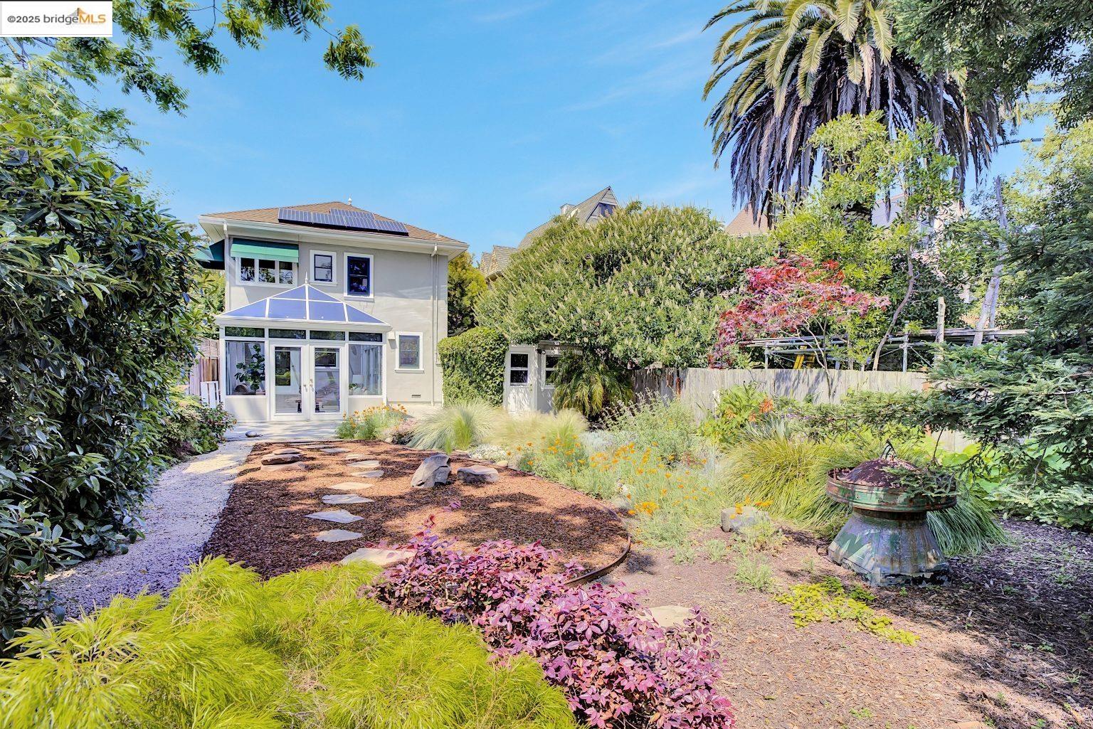 Detail Gallery Image 26 of 51 For 2134 Ward St, Berkeley,  CA 94705 - 4 Beds | 2 Baths