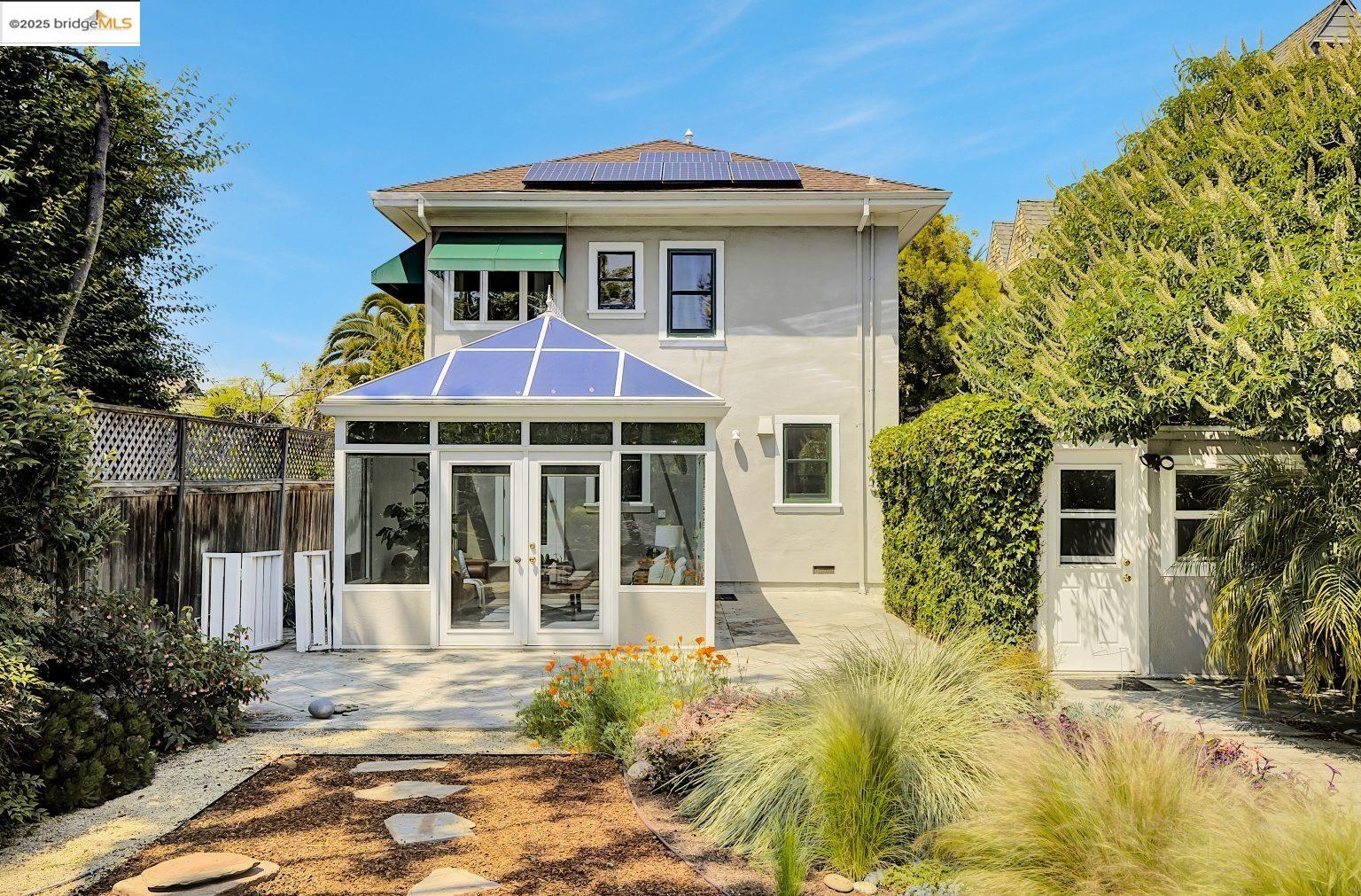 Detail Gallery Image 28 of 51 For 2134 Ward St, Berkeley,  CA 94705 - 4 Beds | 2 Baths