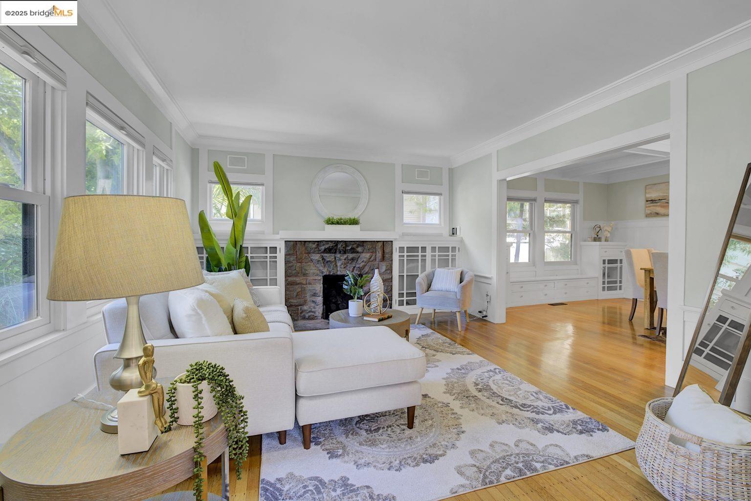 Detail Gallery Image 5 of 51 For 2134 Ward St, Berkeley,  CA 94705 - 4 Beds | 2 Baths